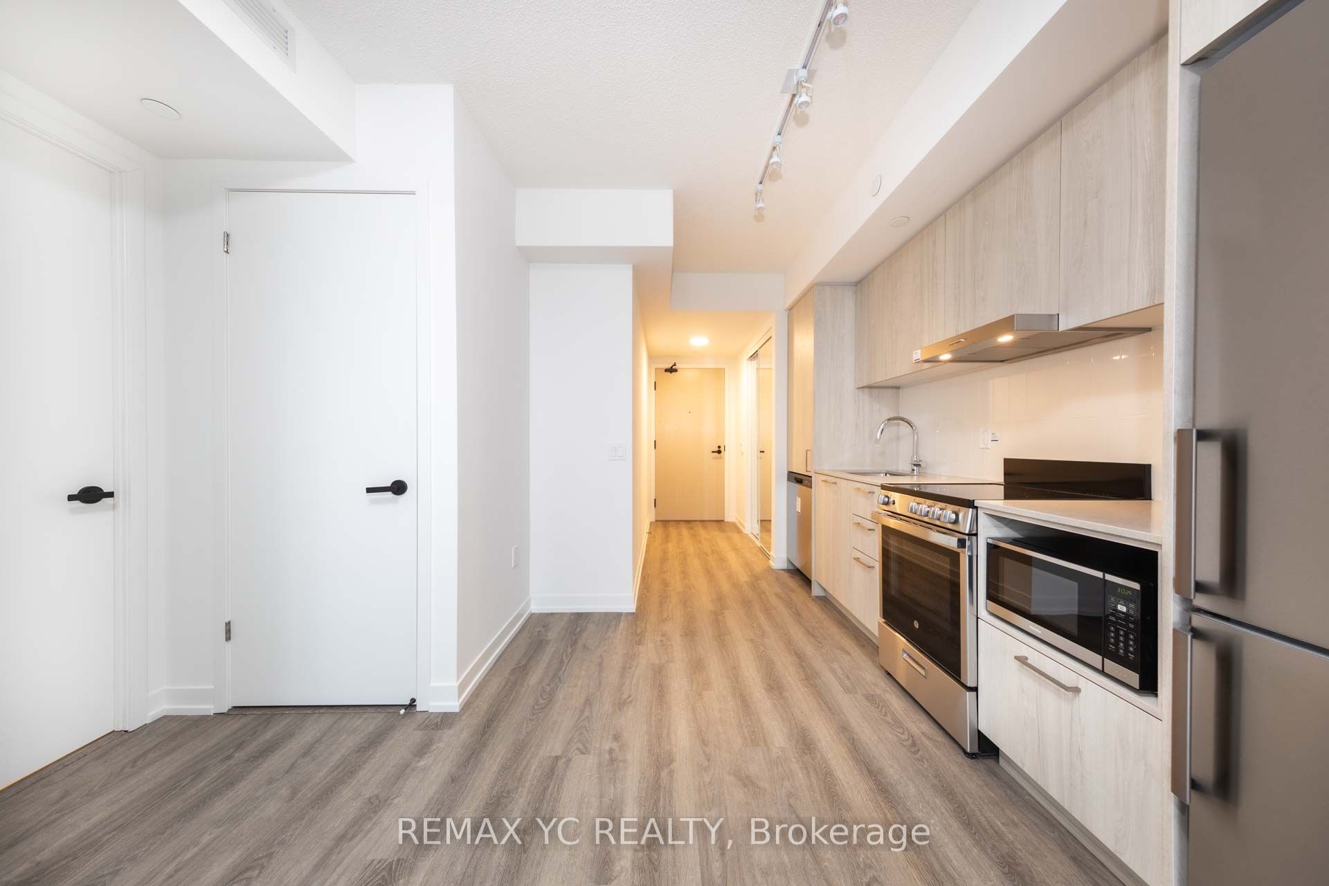 195 Commerce Street 1817 Property Photo 8