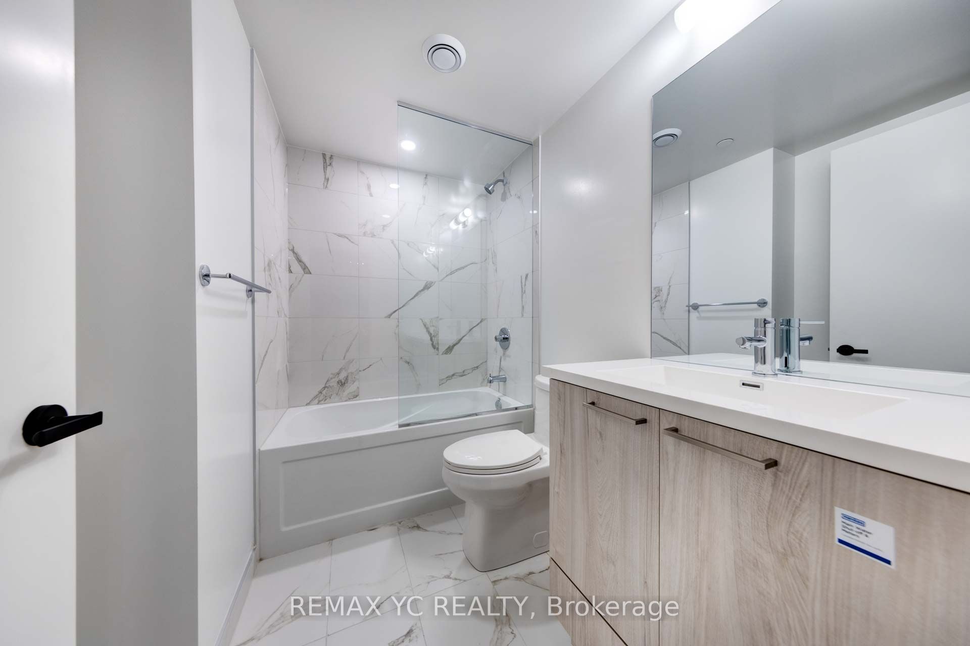 195 Commerce Street 1817 Property Photo 15