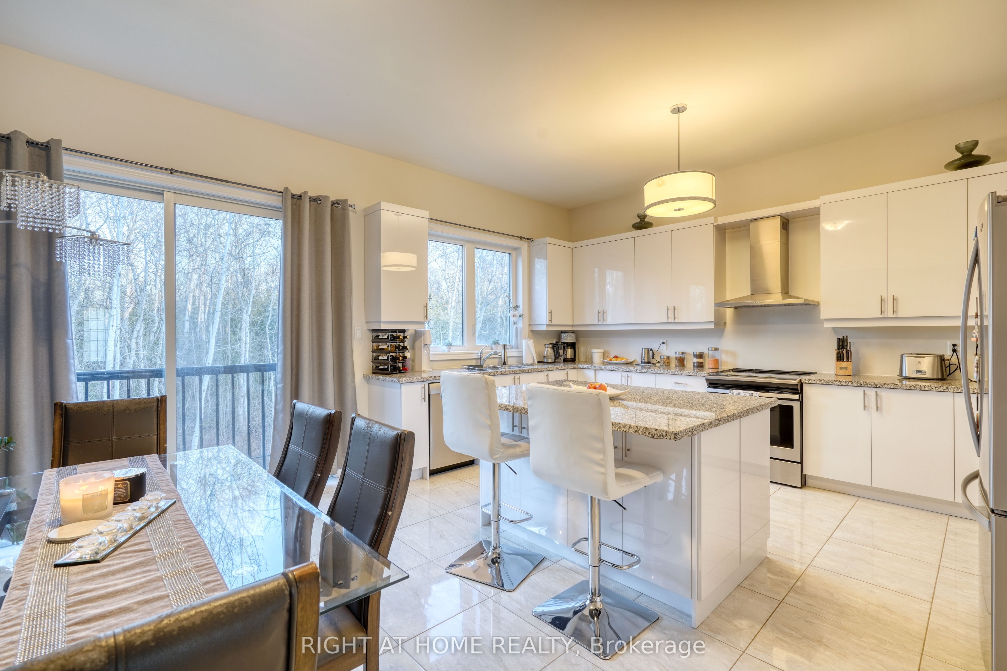 1665 Emberton Way Property Photo 8
