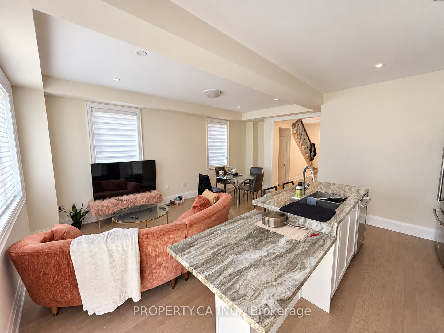 15 Schmeltzer Crescent Property Photo 3