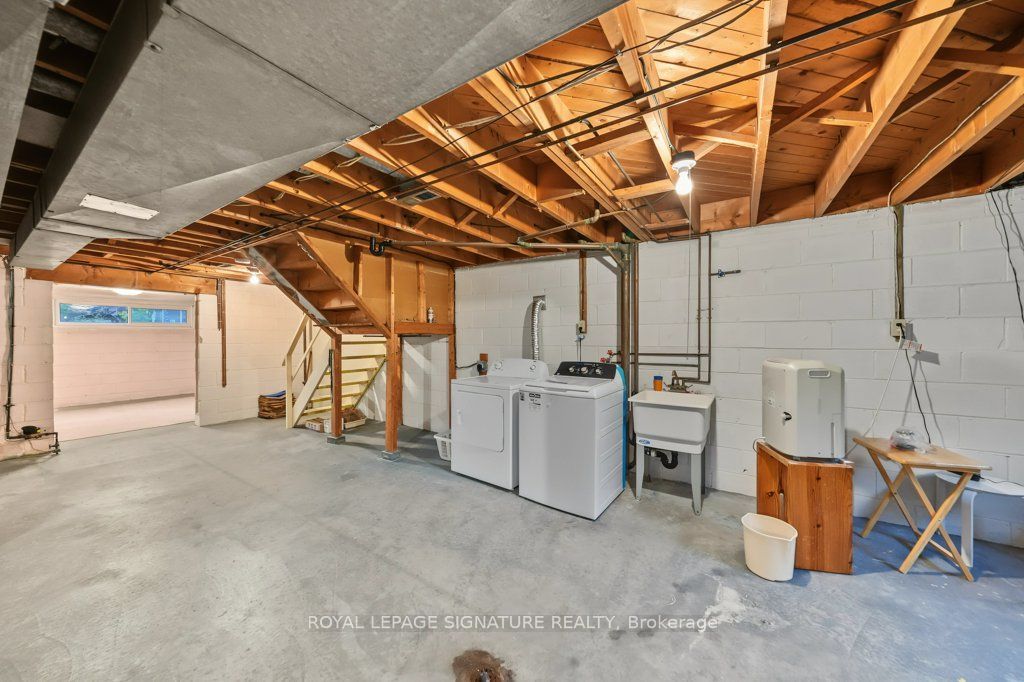 407 Wenlock Avenue Property Photo 34