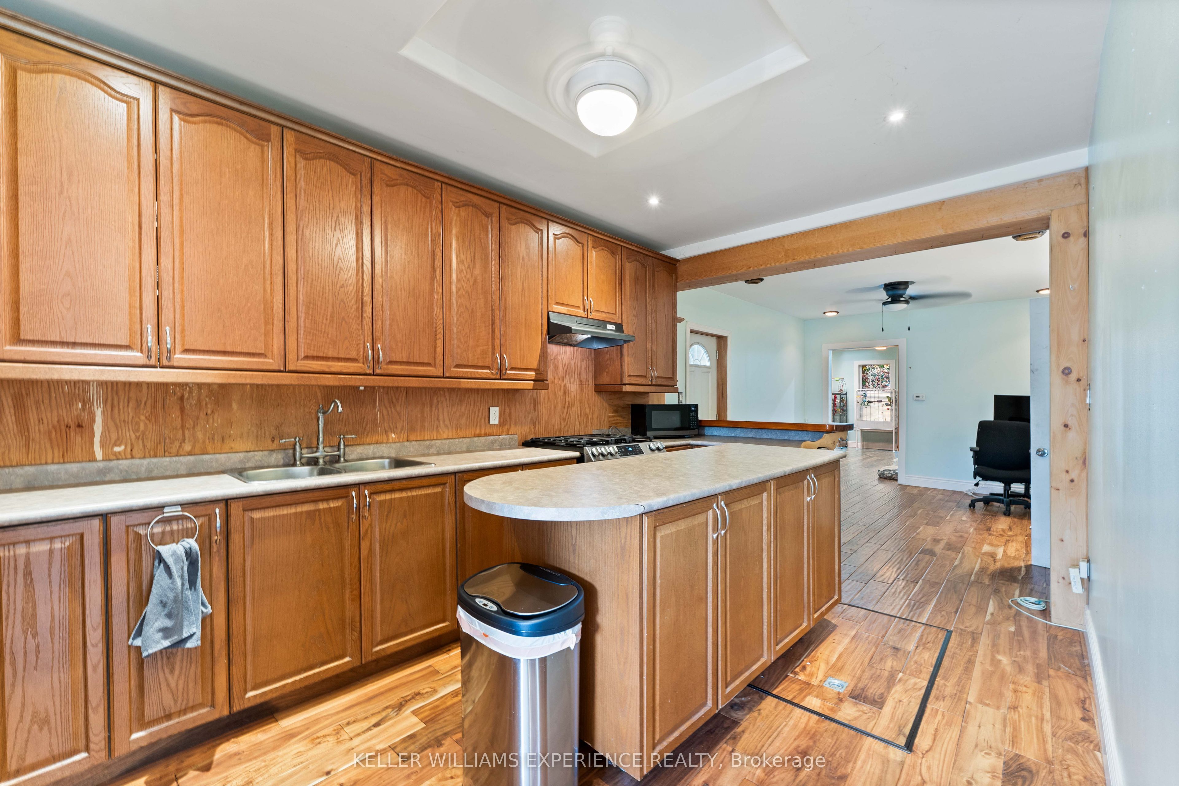 120 Elizabeth Street Property Photo 20