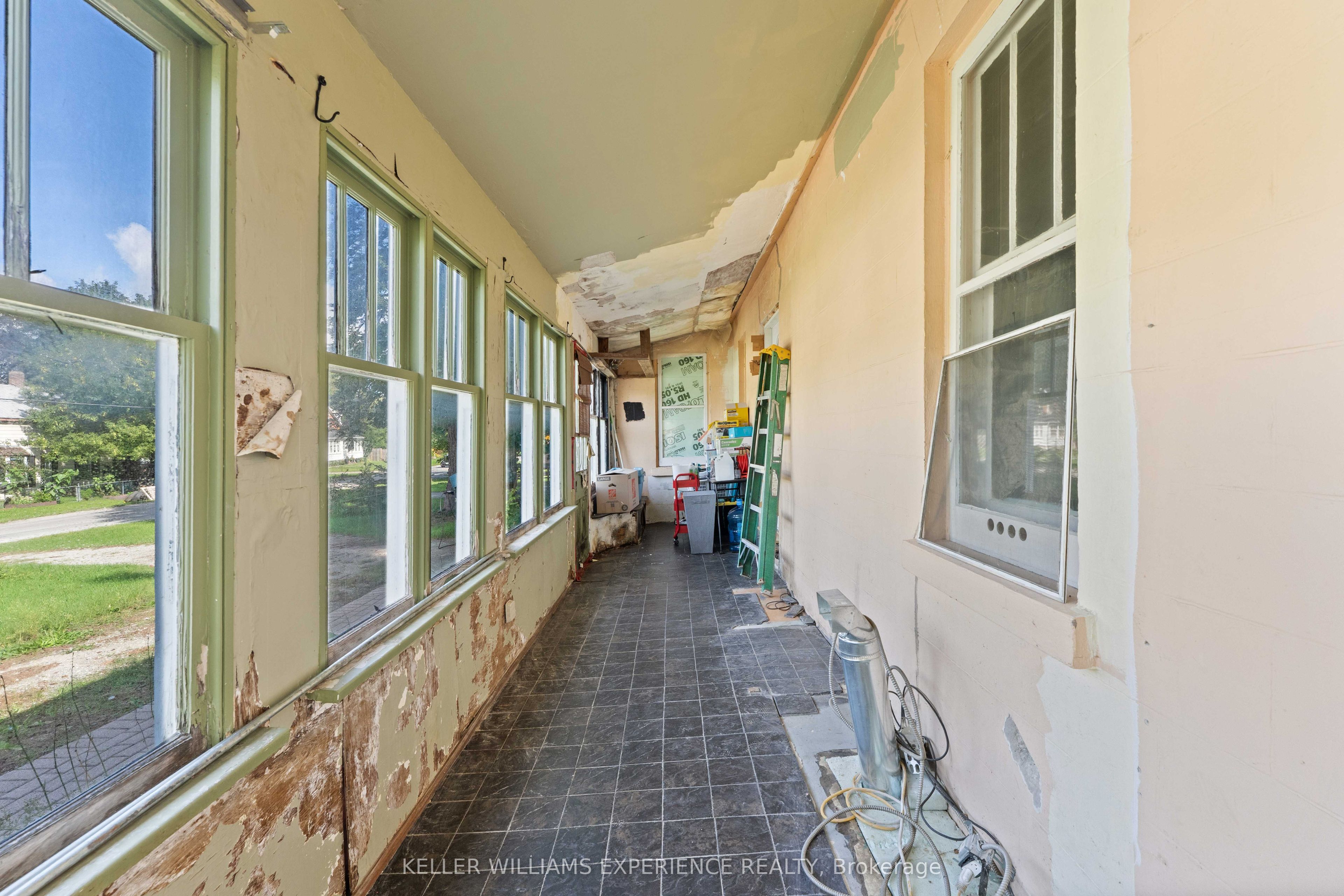 120 Elizabeth Street Property Photo 24