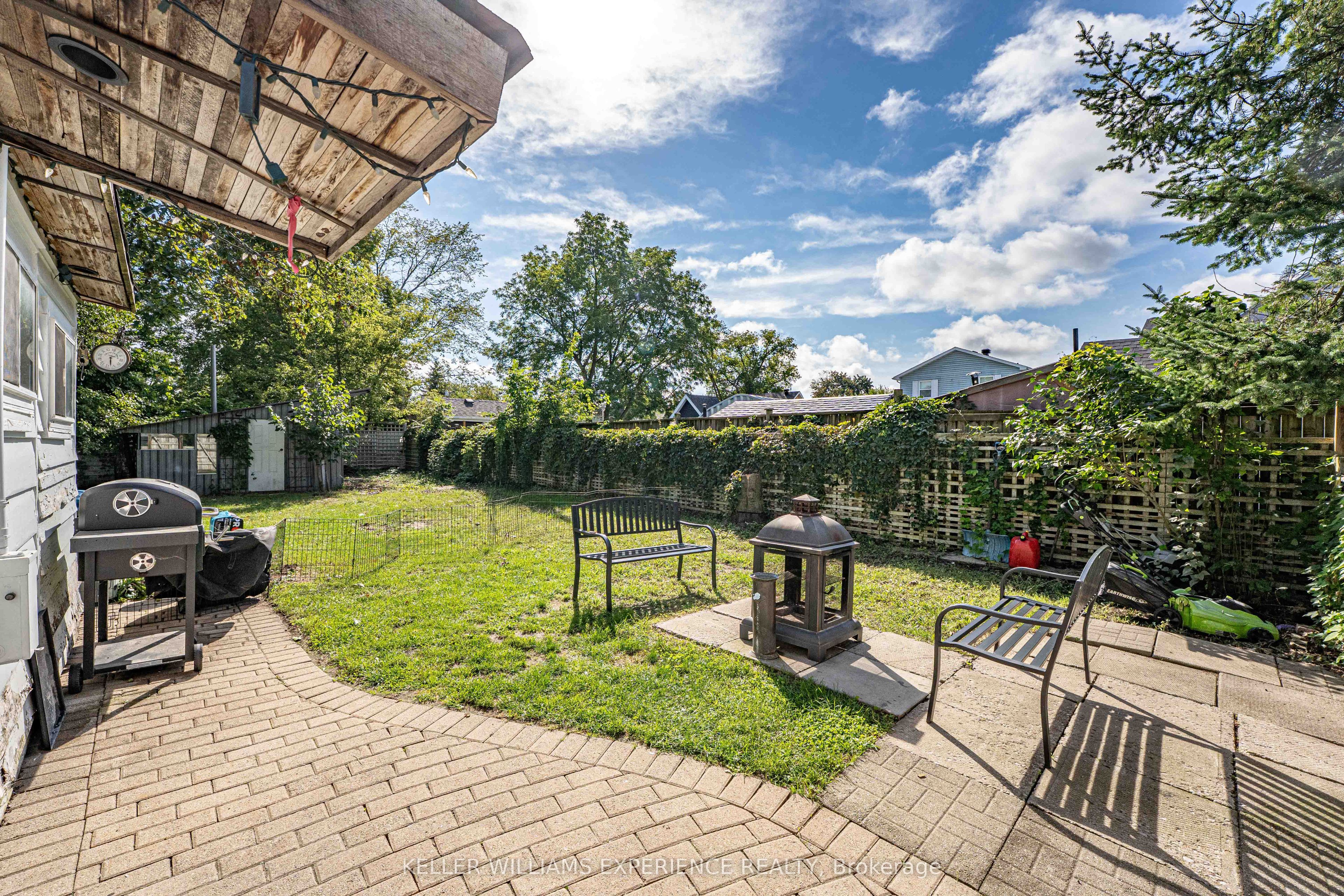 120 Elizabeth Street Property Photo 26