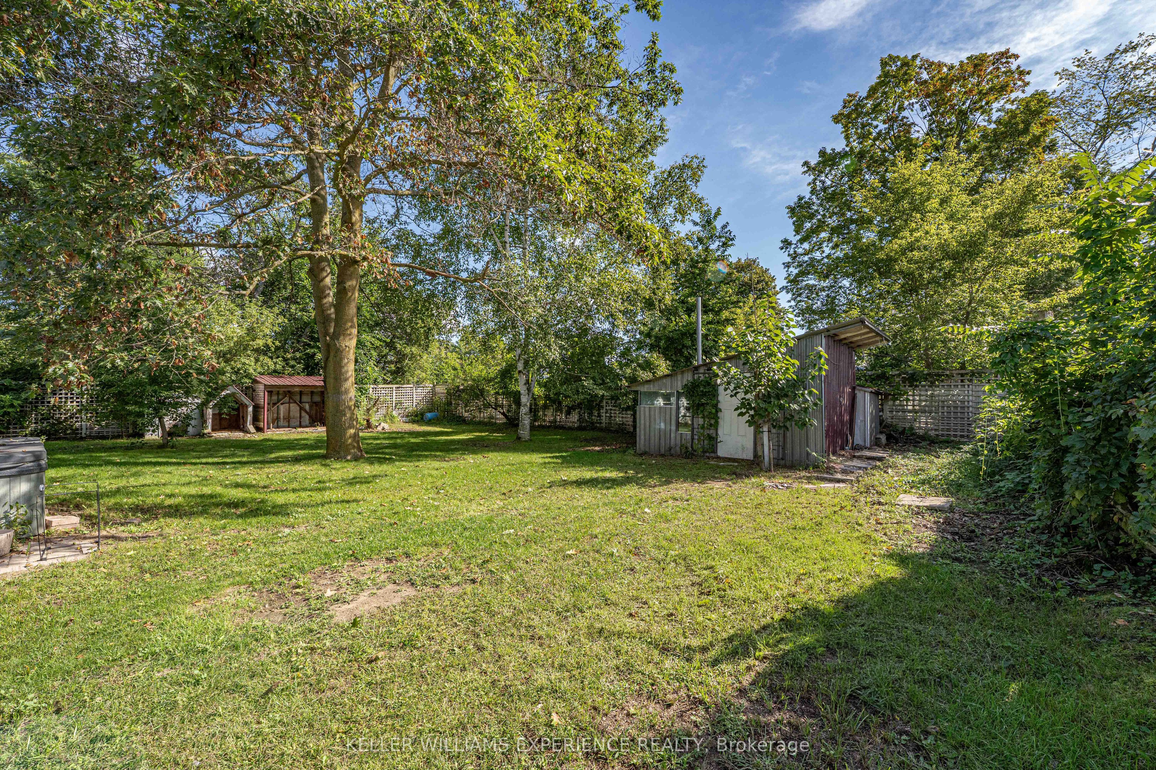 120 Elizabeth Street Property Photo 29