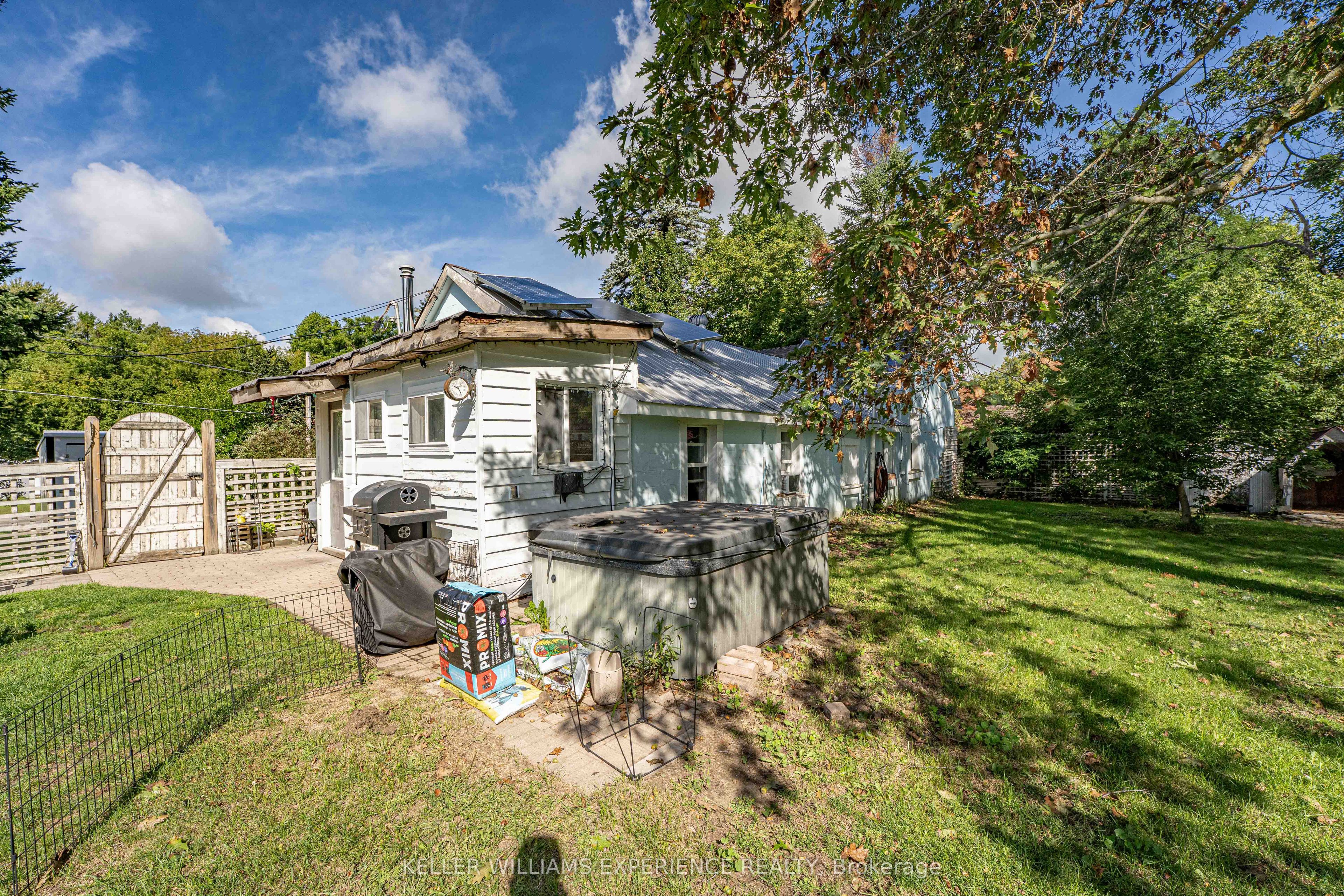 120 Elizabeth Street Property Photo 34