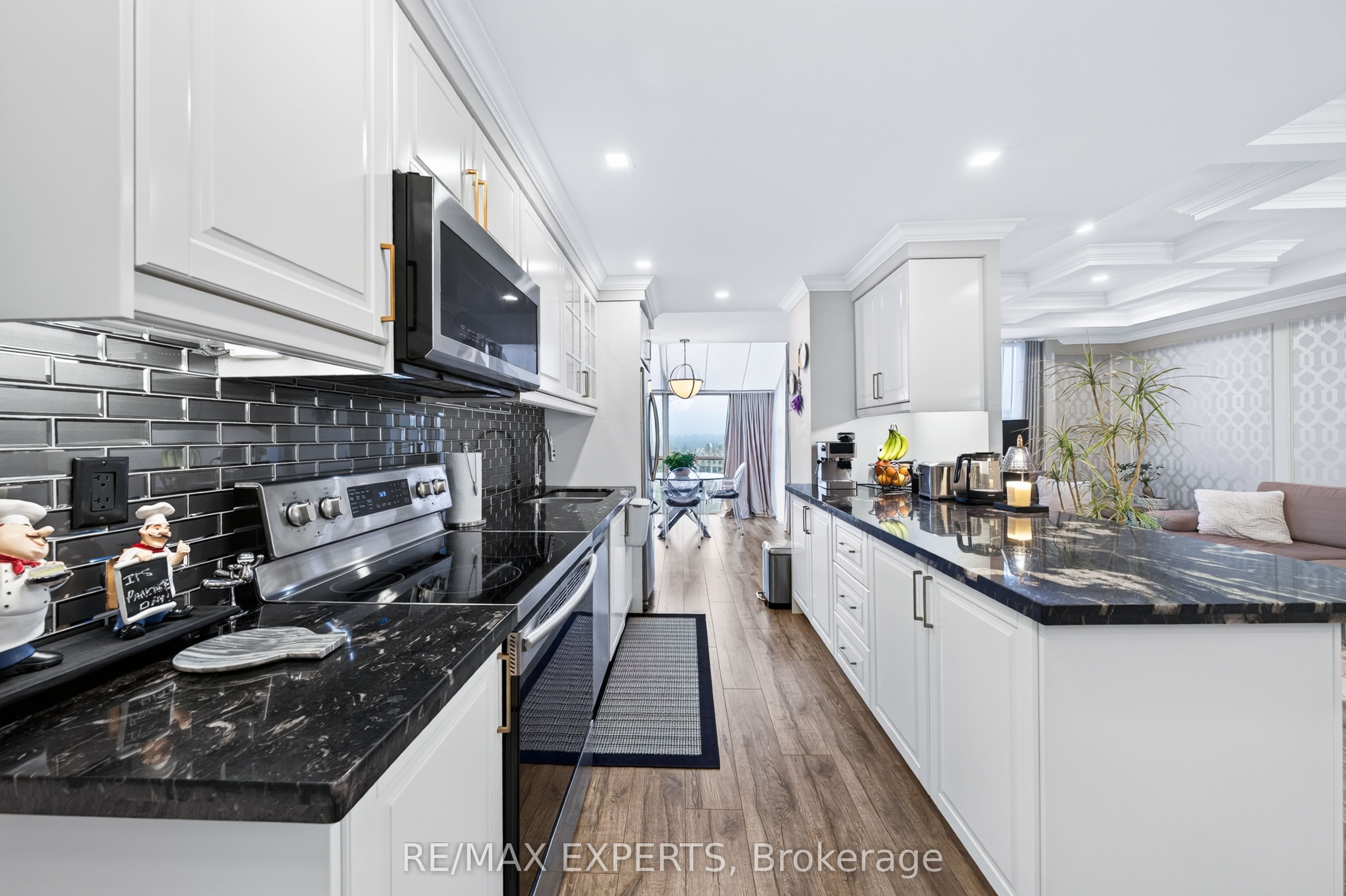 30 Harding Boulevard W Ph01 Property Photo 20
