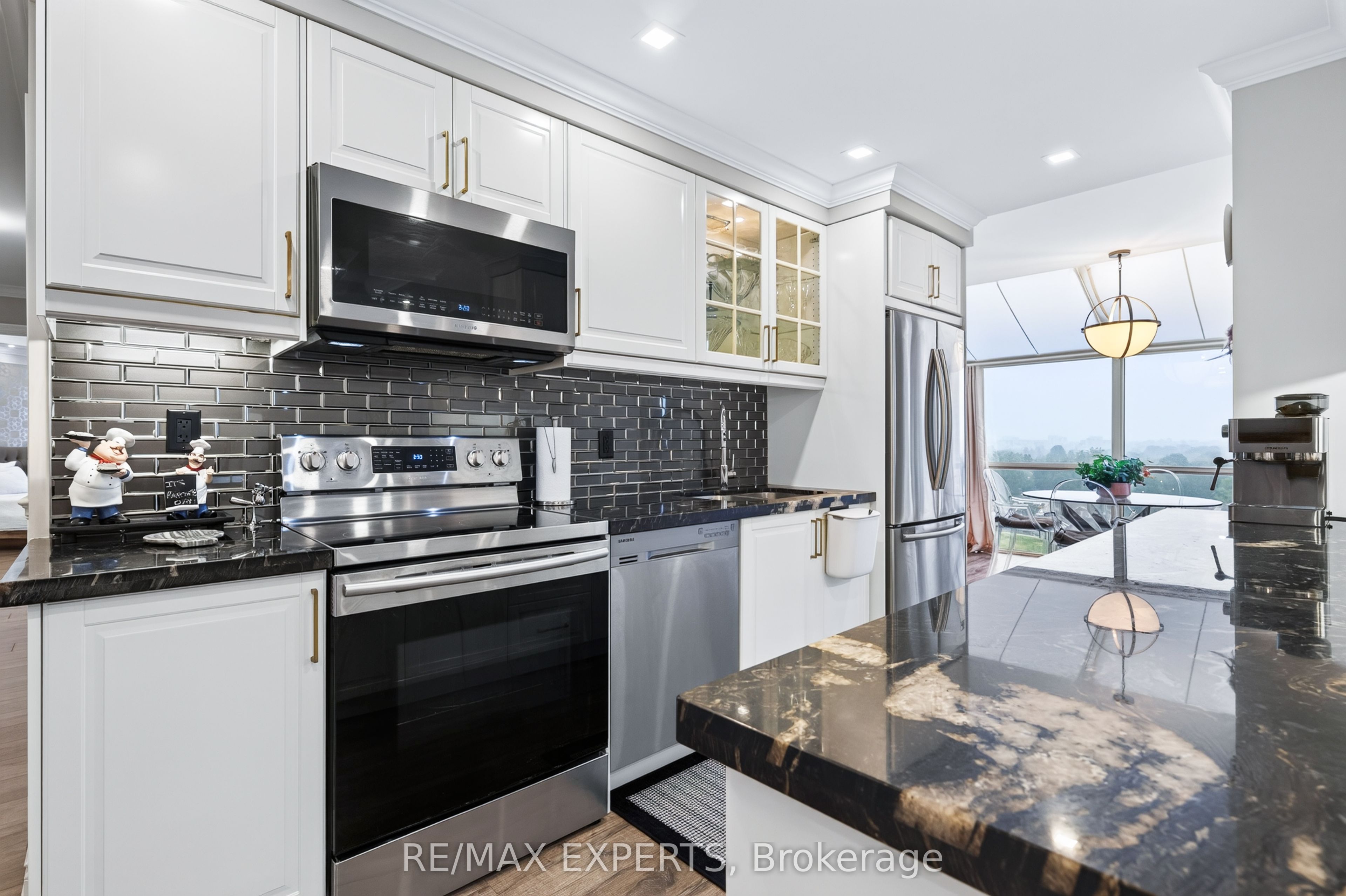 30 Harding Boulevard W Ph01 Property Photo 21