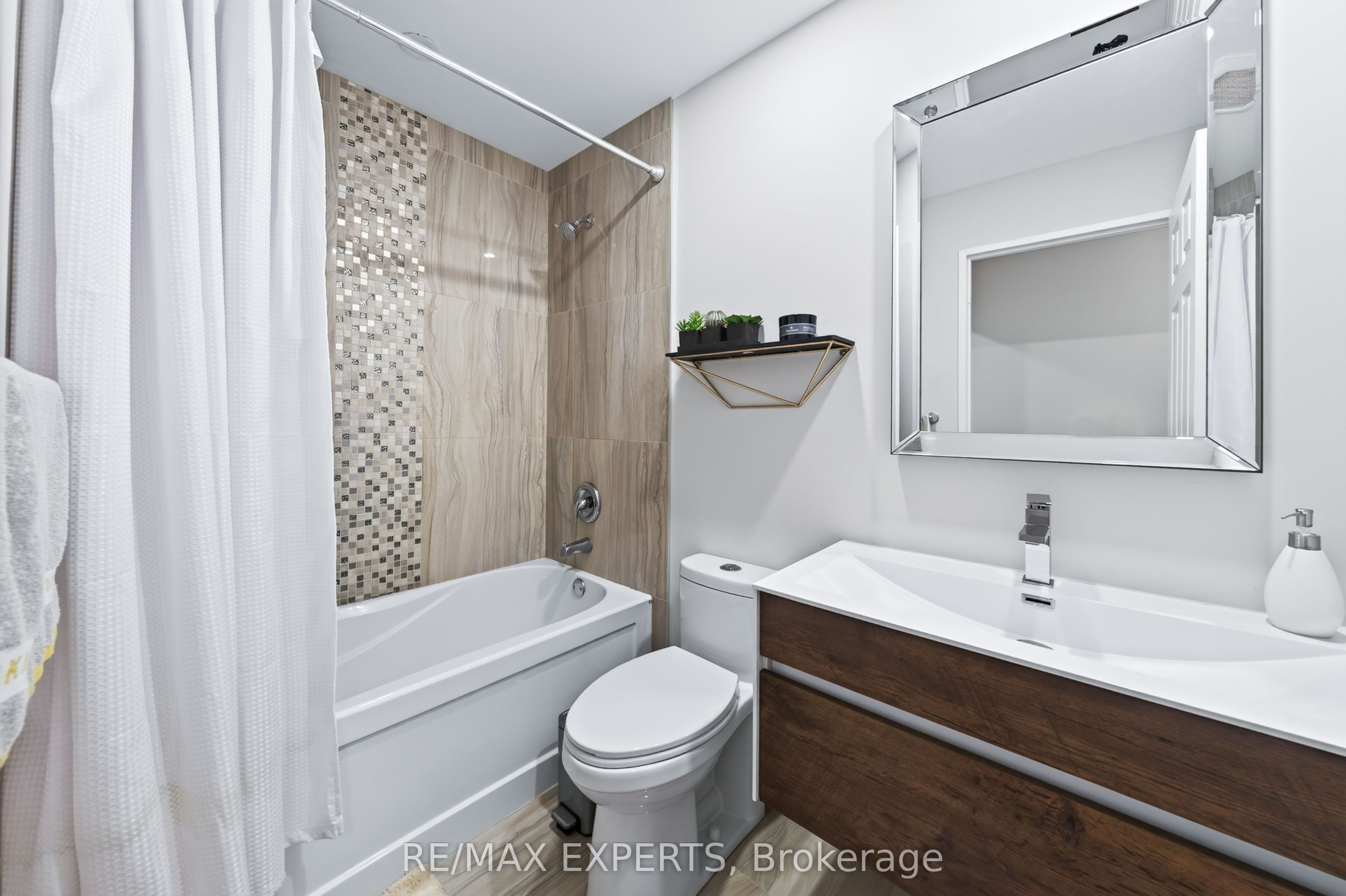 30 Harding Boulevard W Ph01 Property Photo 25