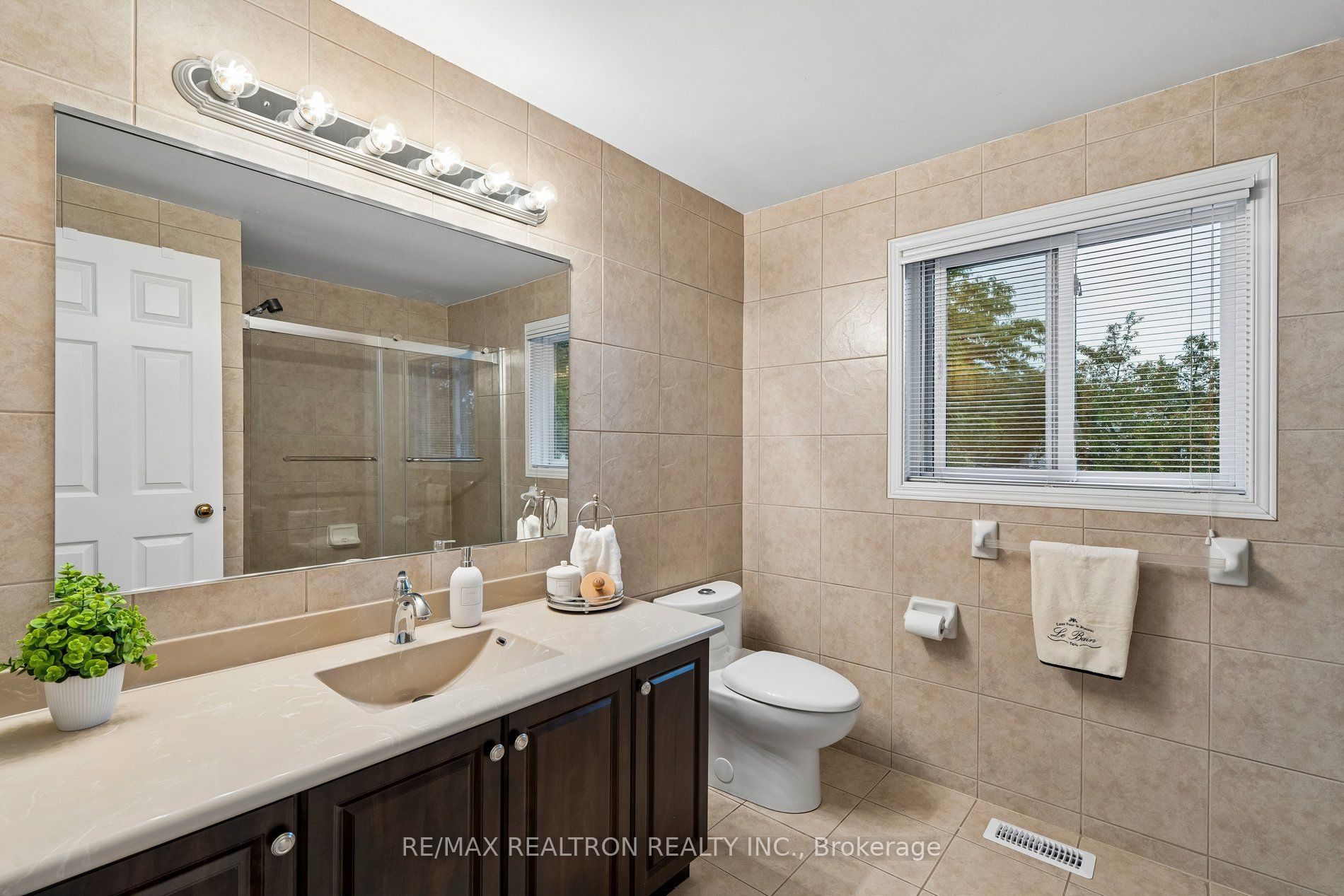 122 Colvin Crescent Property Photo 36
