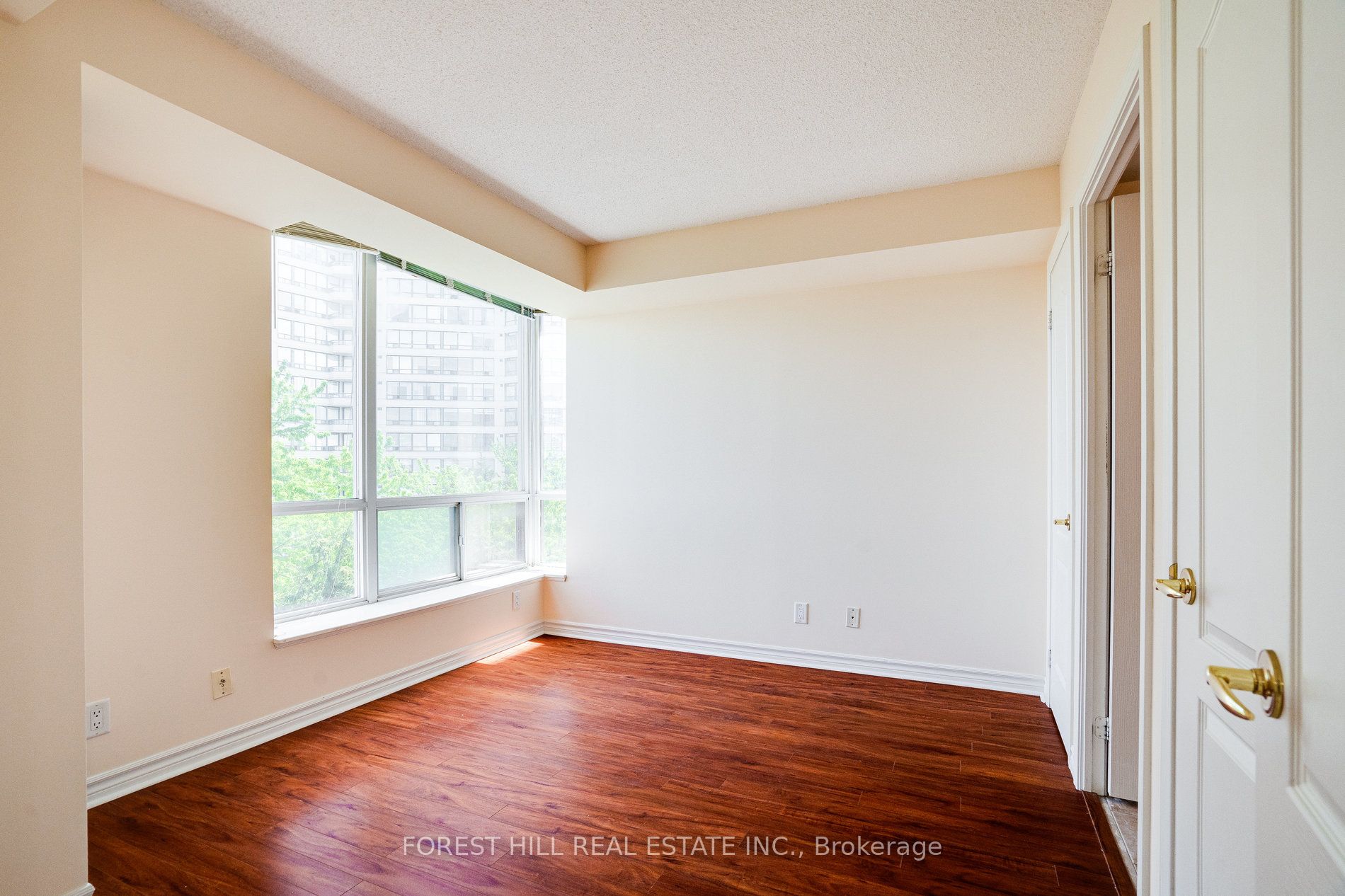 745 New Westminster Drive 608 Property Photo 3