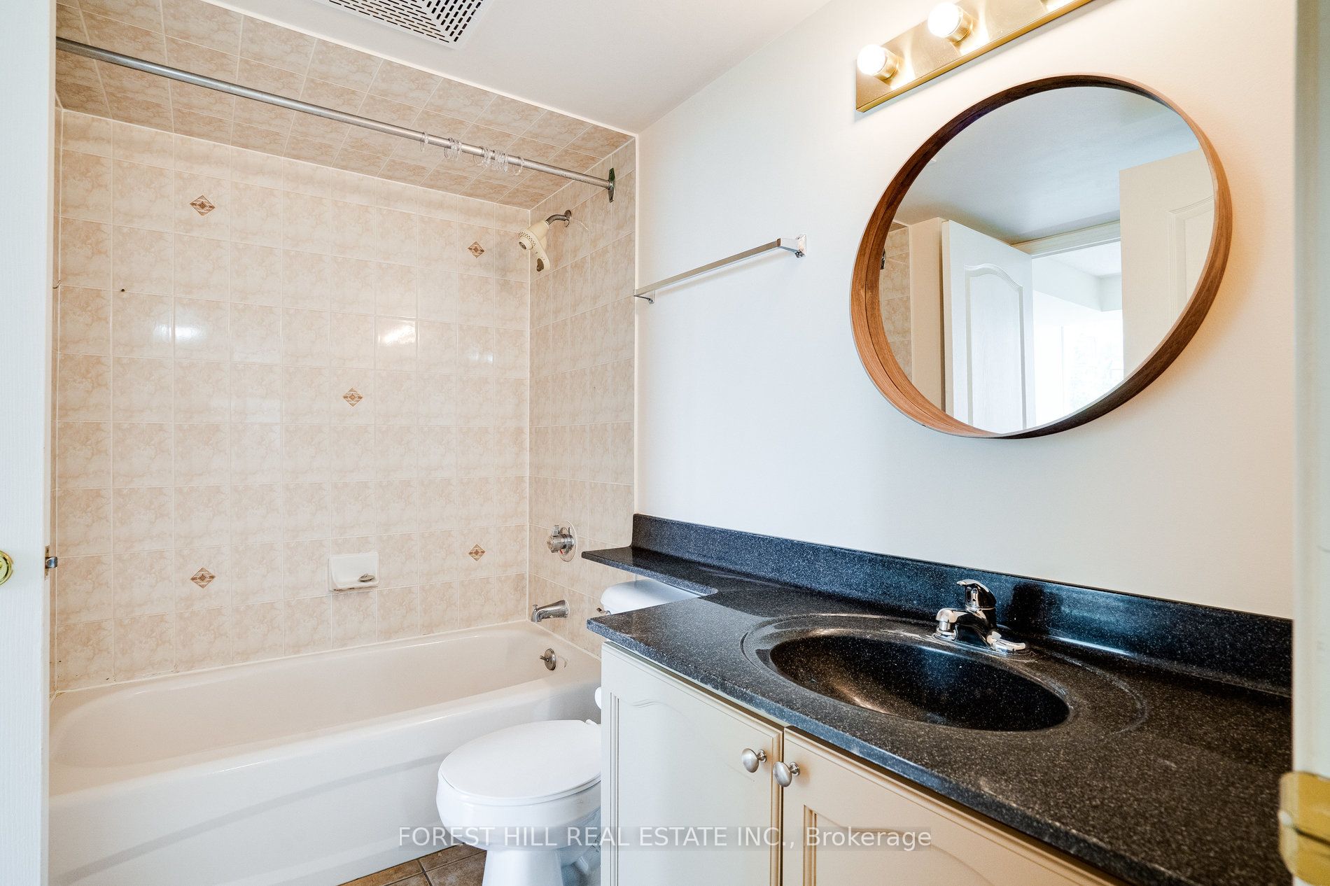 745 New Westminster Drive 608 Property Photo 6