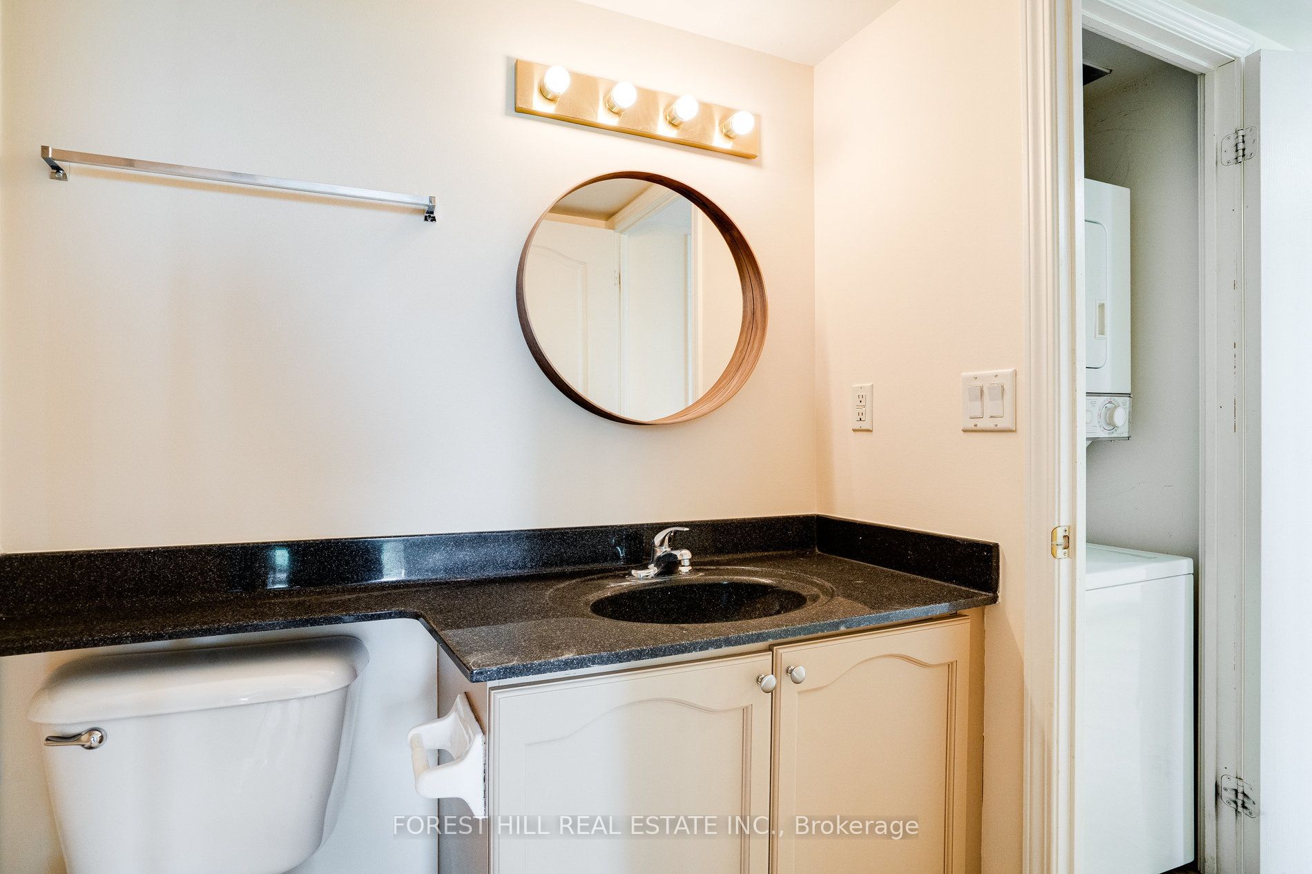 745 New Westminster Drive 608 Property Photo 7