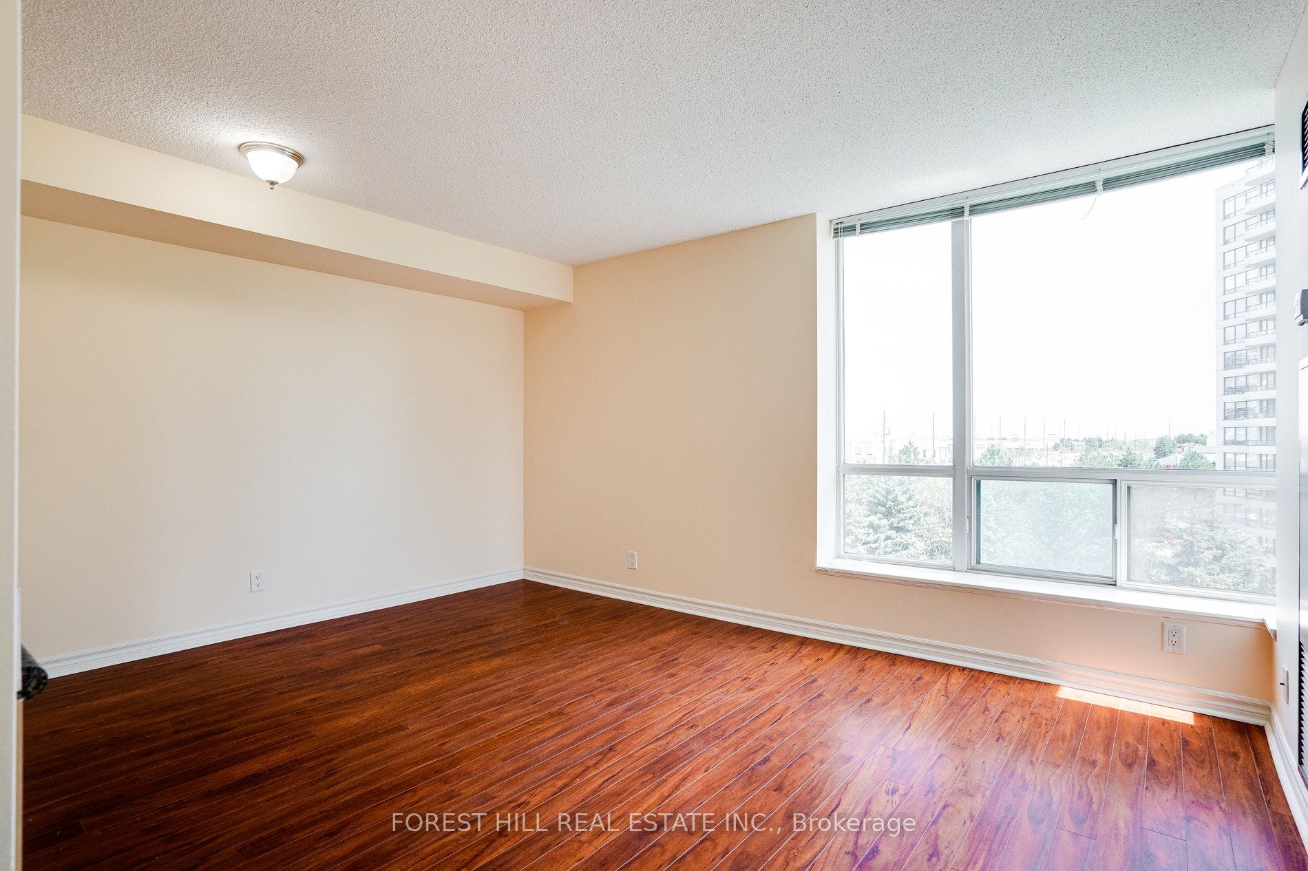 745 New Westminster Drive 608 Property Photo 9
