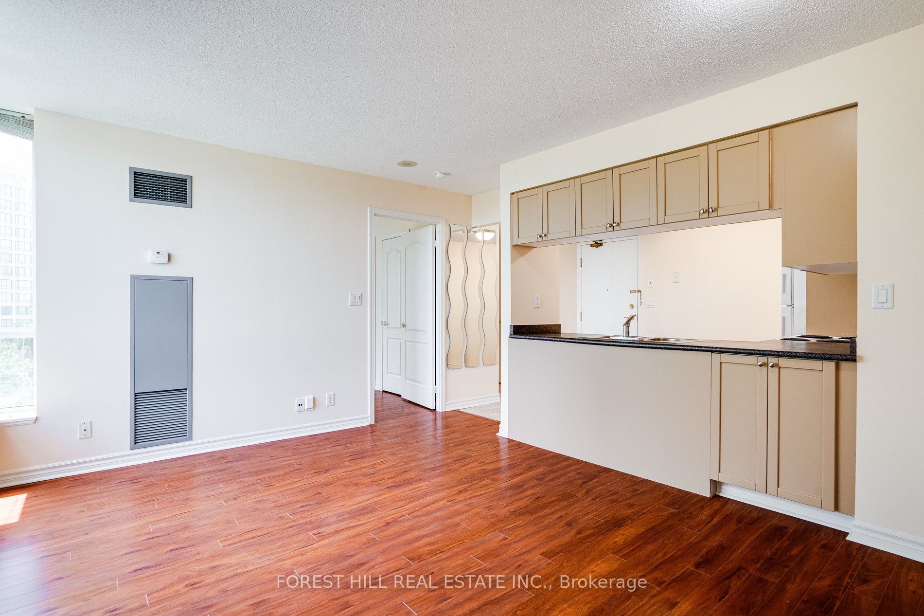 745 New Westminster Drive 608 Property Photo 11