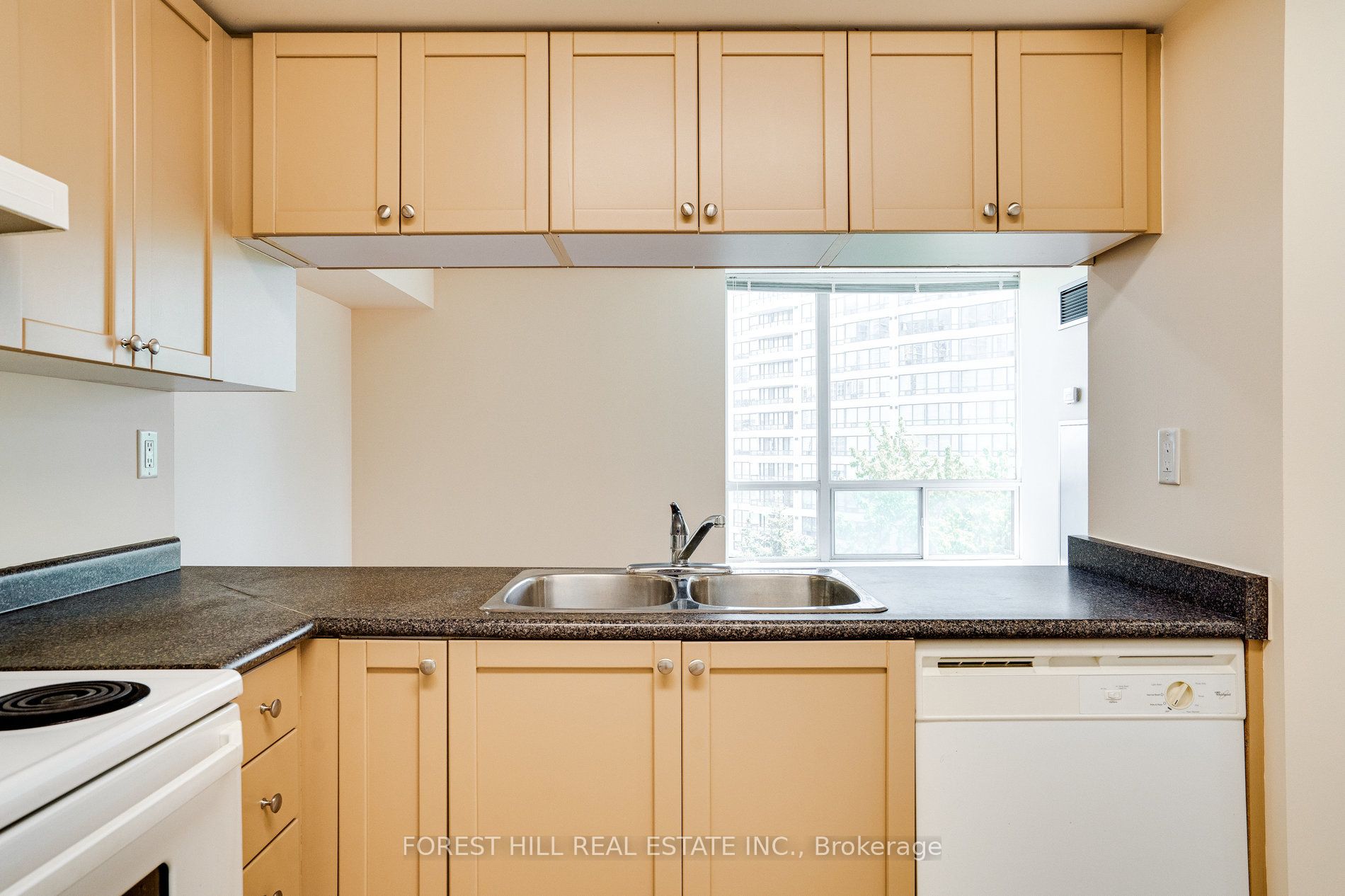 745 New Westminster Drive 608 Property Photo 14