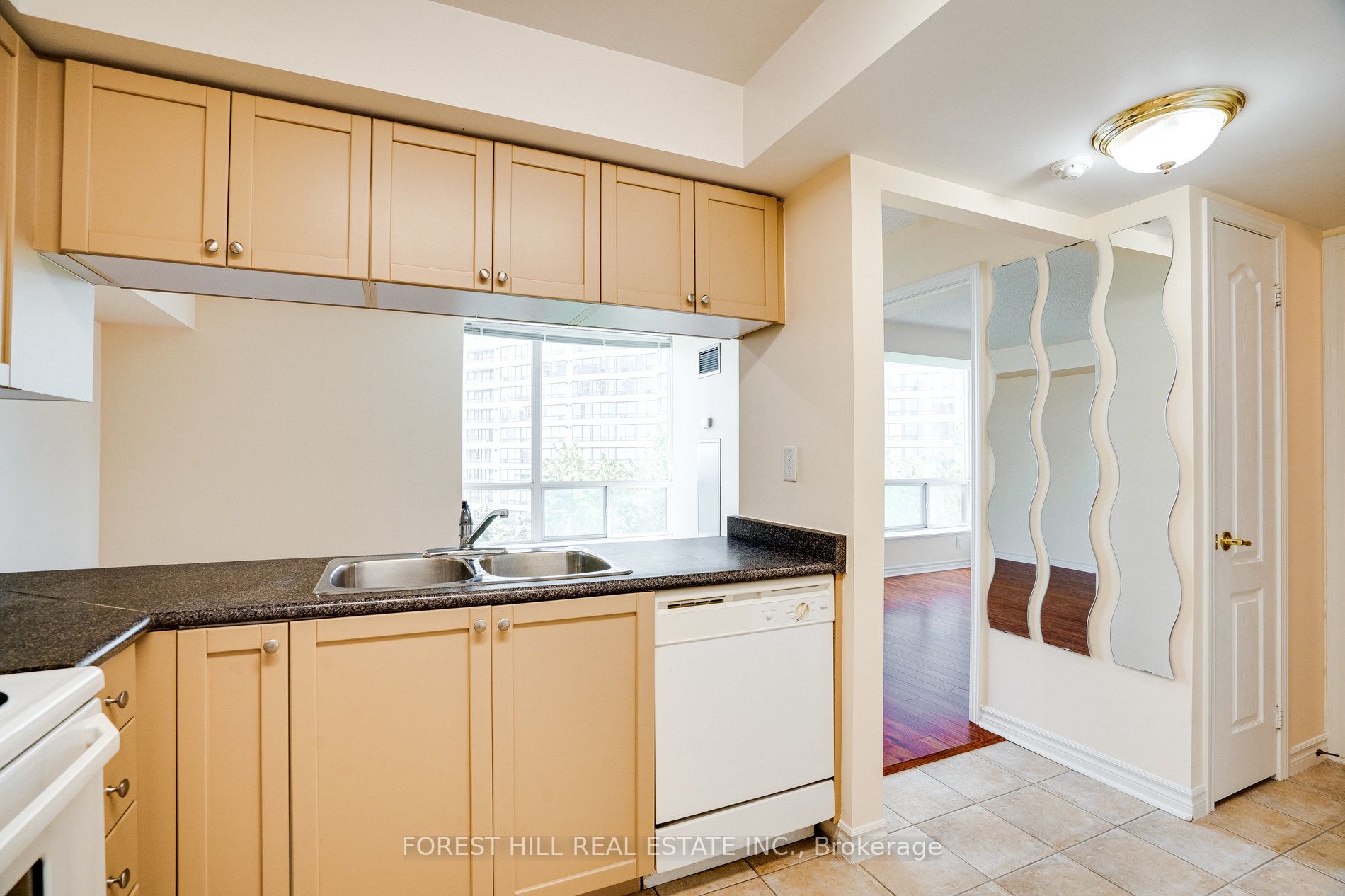 745 New Westminster Drive 608 Property Photo 15