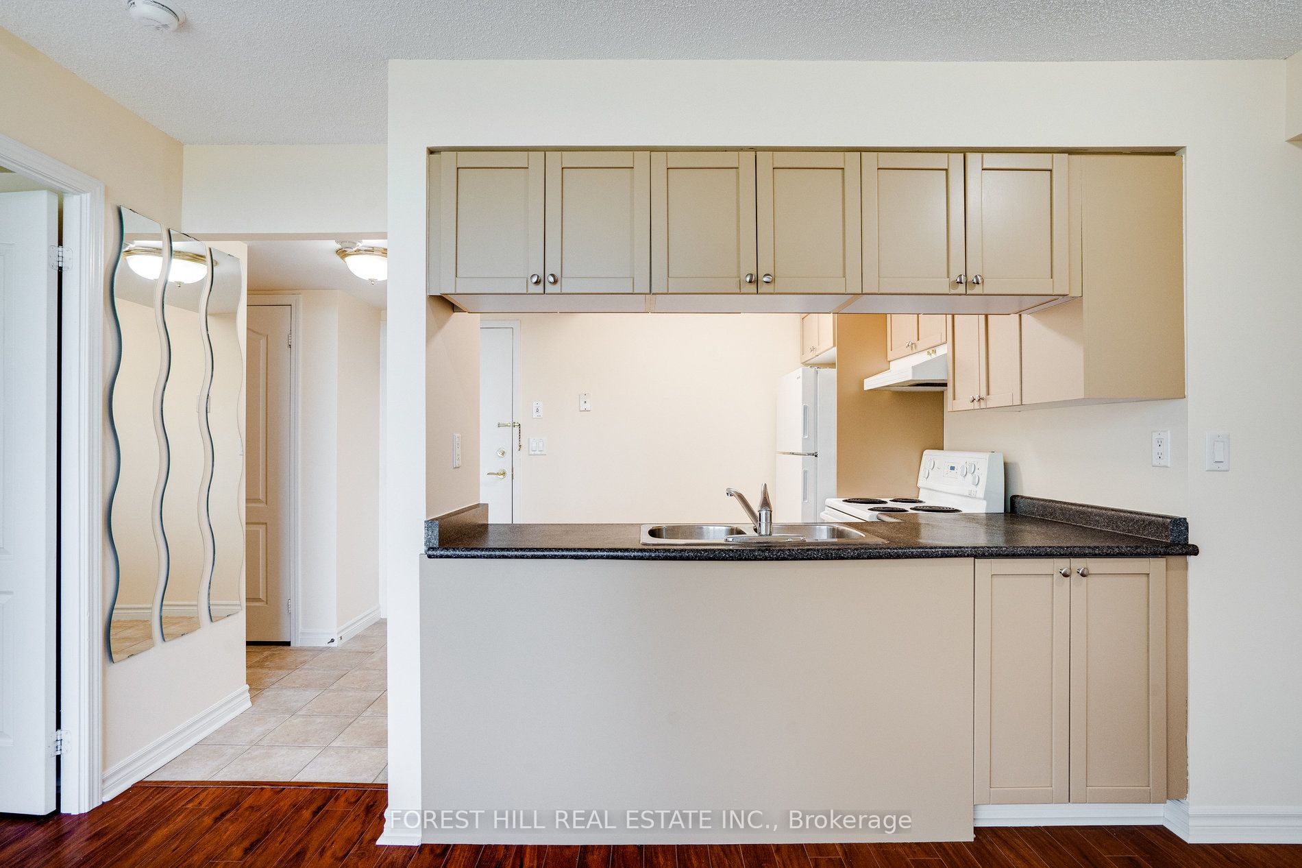 745 New Westminster Drive 608 Property Photo 16