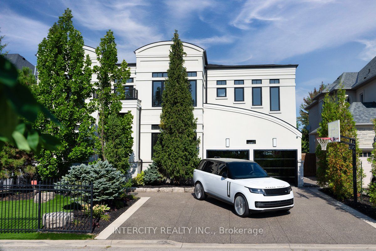 102 Cook's Mill Crescent