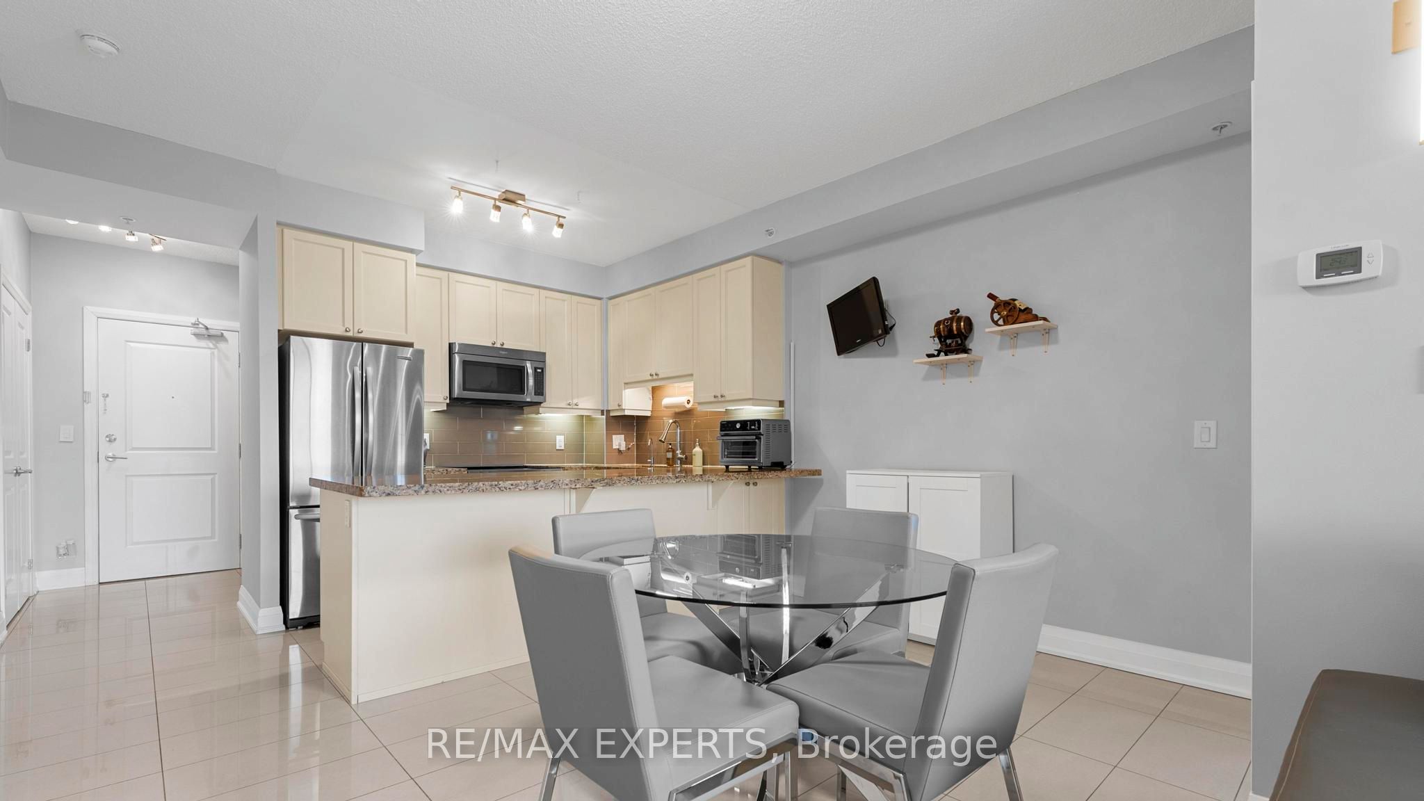 12 Woodstream Boulevard 201 Property Photo 8
