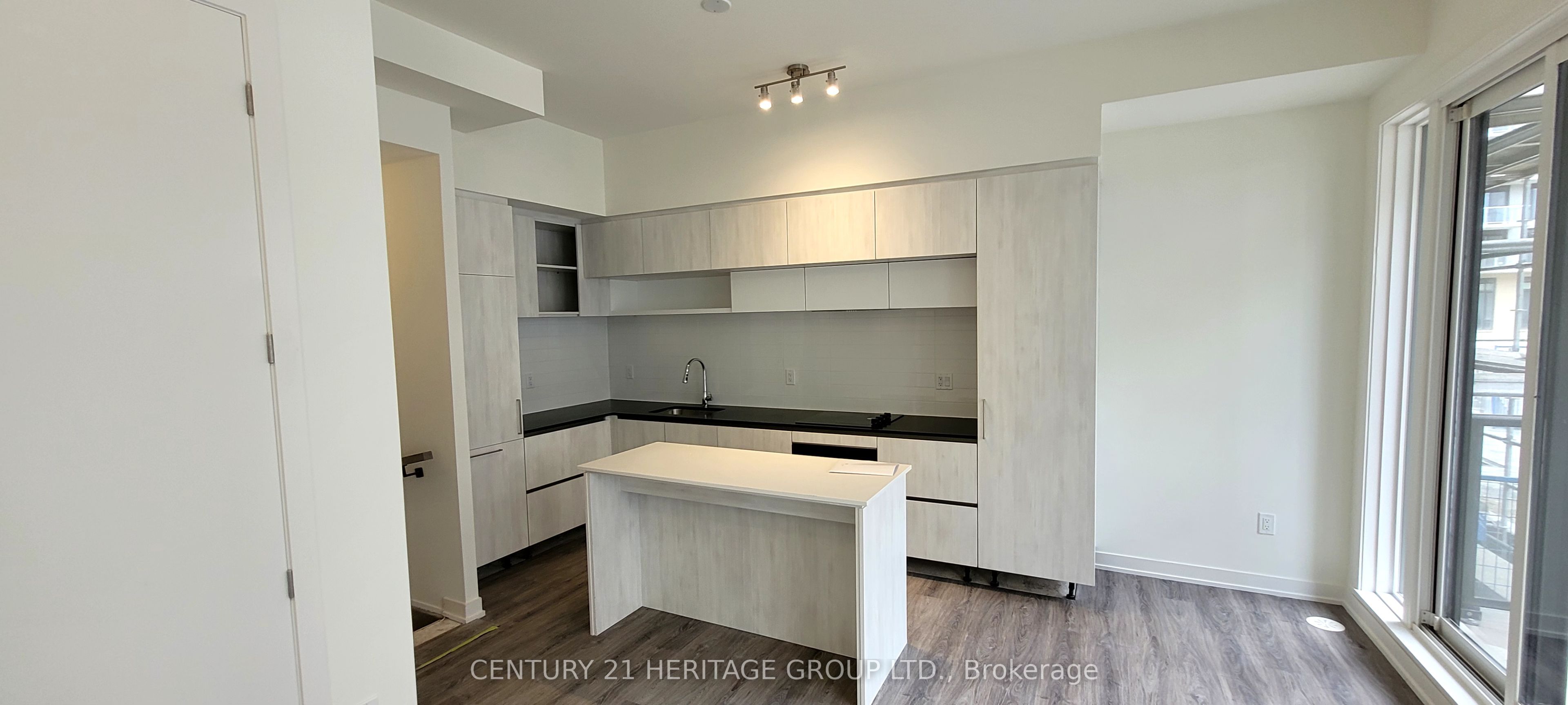 12 David Eyer Road 1230 Property Photo 8