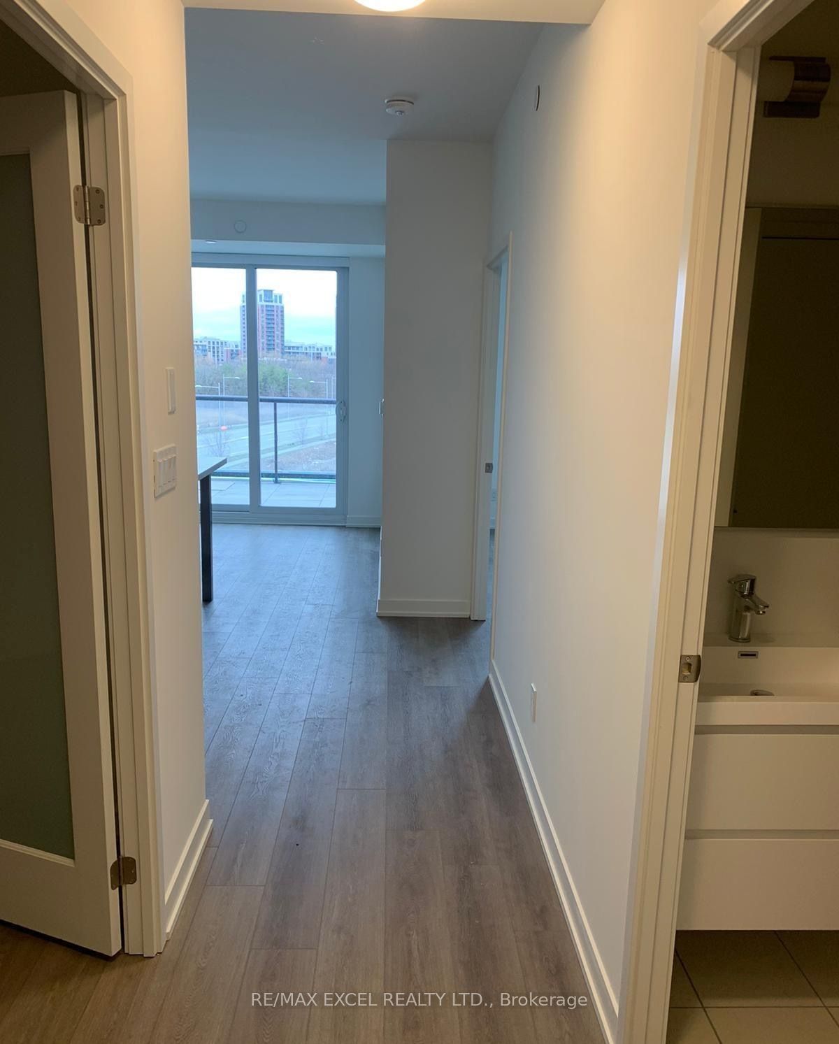 292 Verdale Crossing B505 Property Photo 12