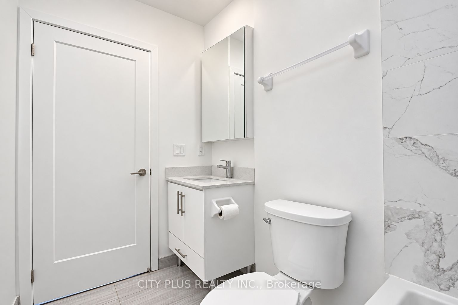 105 Oneida Crescent 809 Property Photo 10