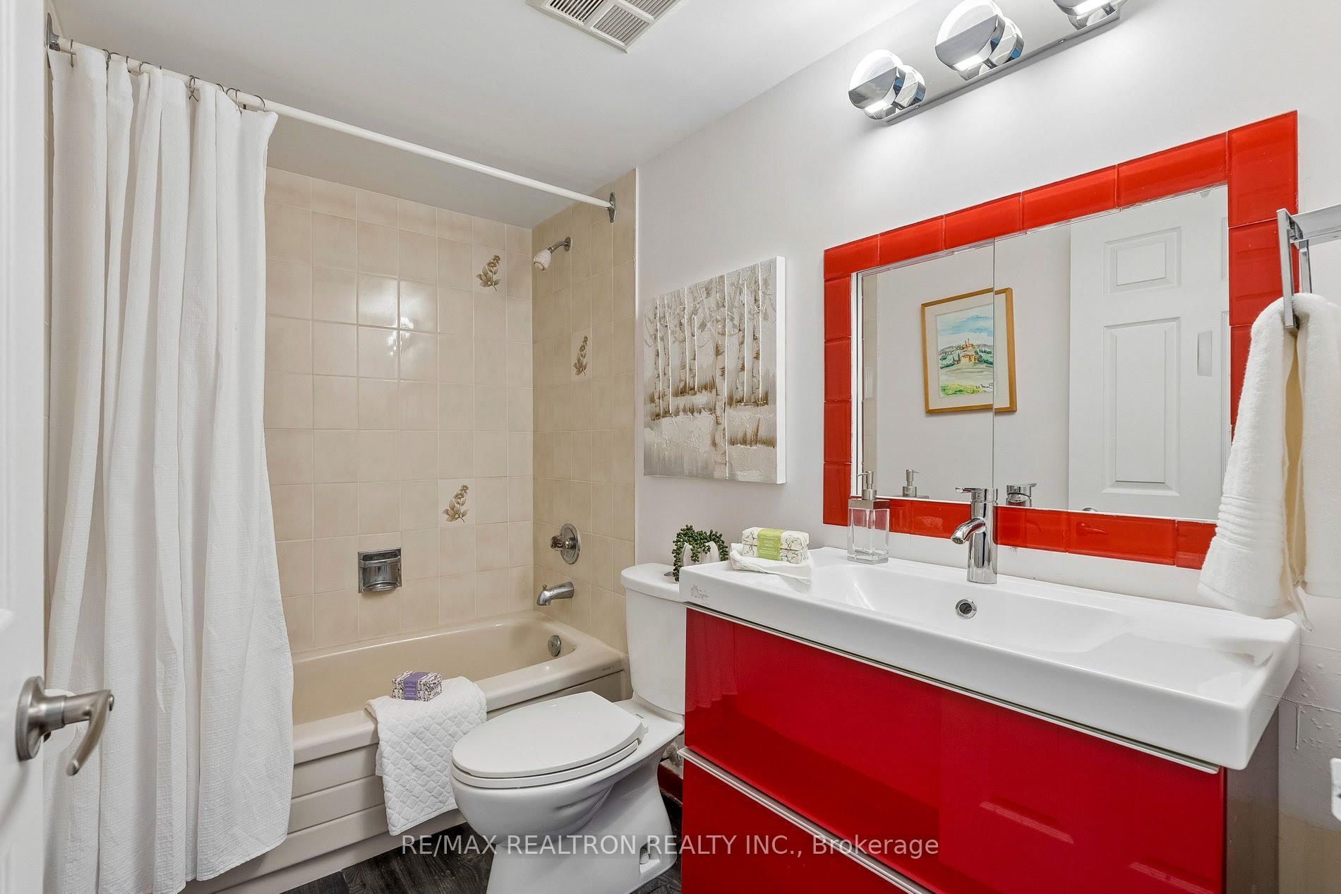 30 Harding Boulevard W 1111 Property Photo 34