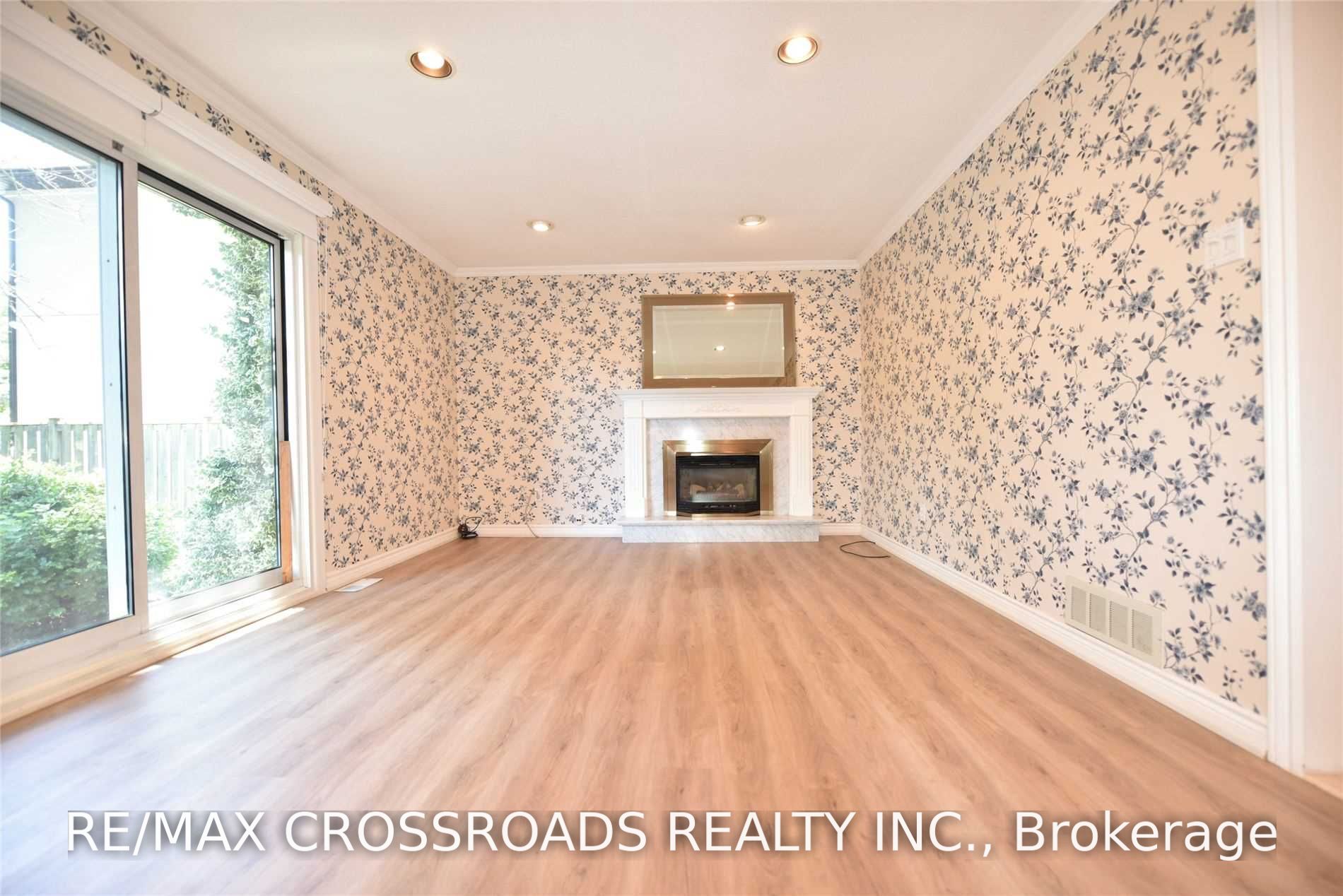 52 Emmeloord Crescent Property Photo 2