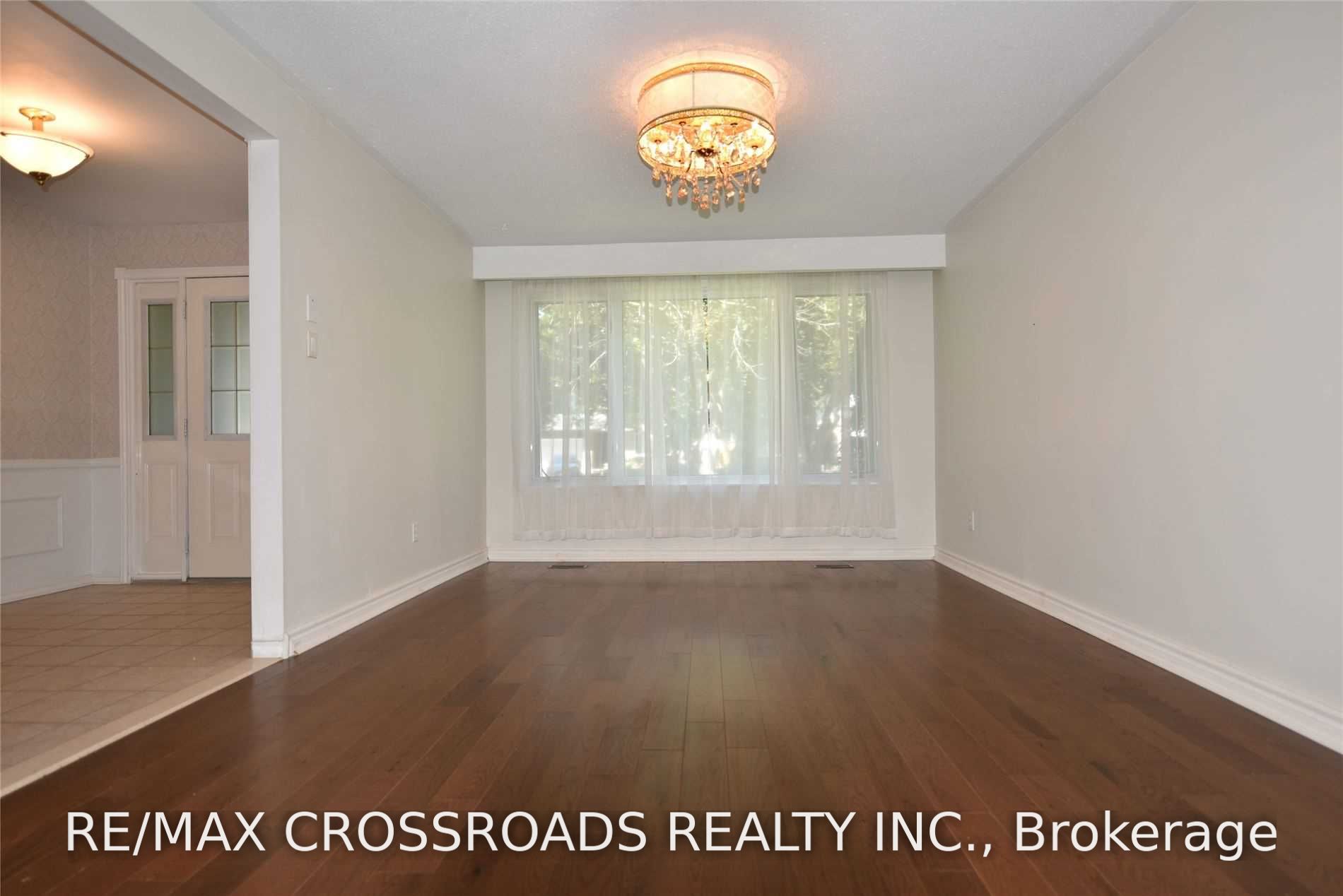 52 Emmeloord Crescent Property Photo 5