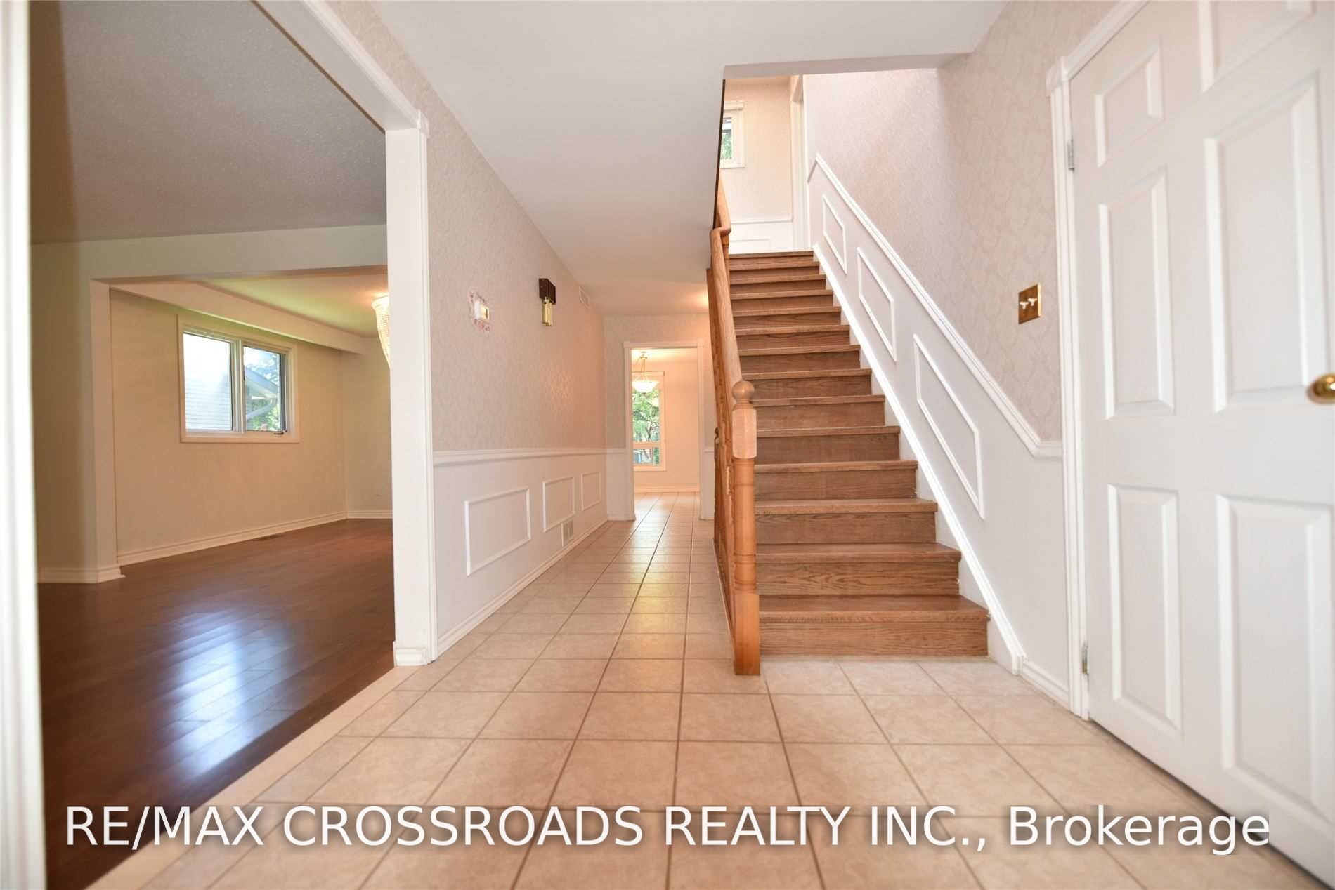 52 Emmeloord Crescent Property Photo 6