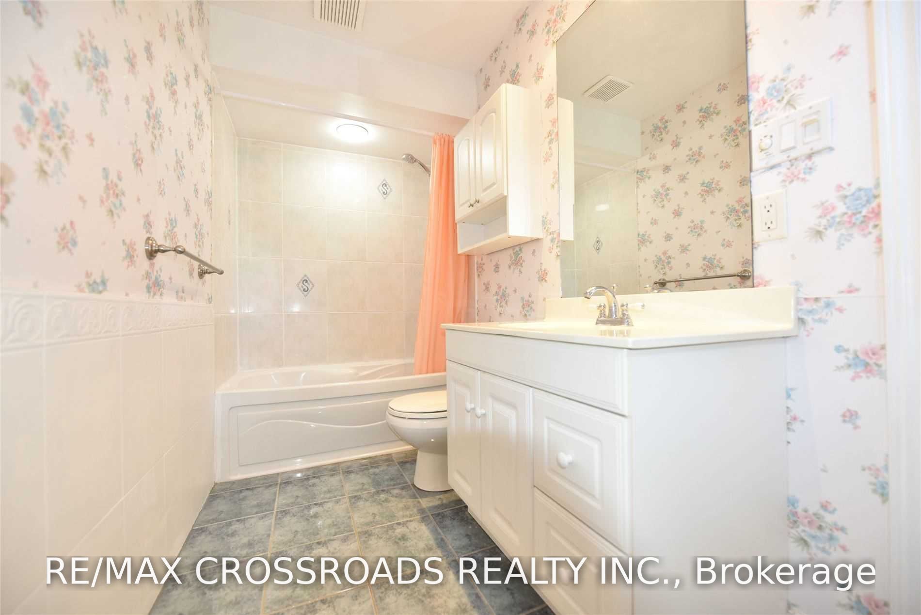 52 Emmeloord Crescent Property Photo 8