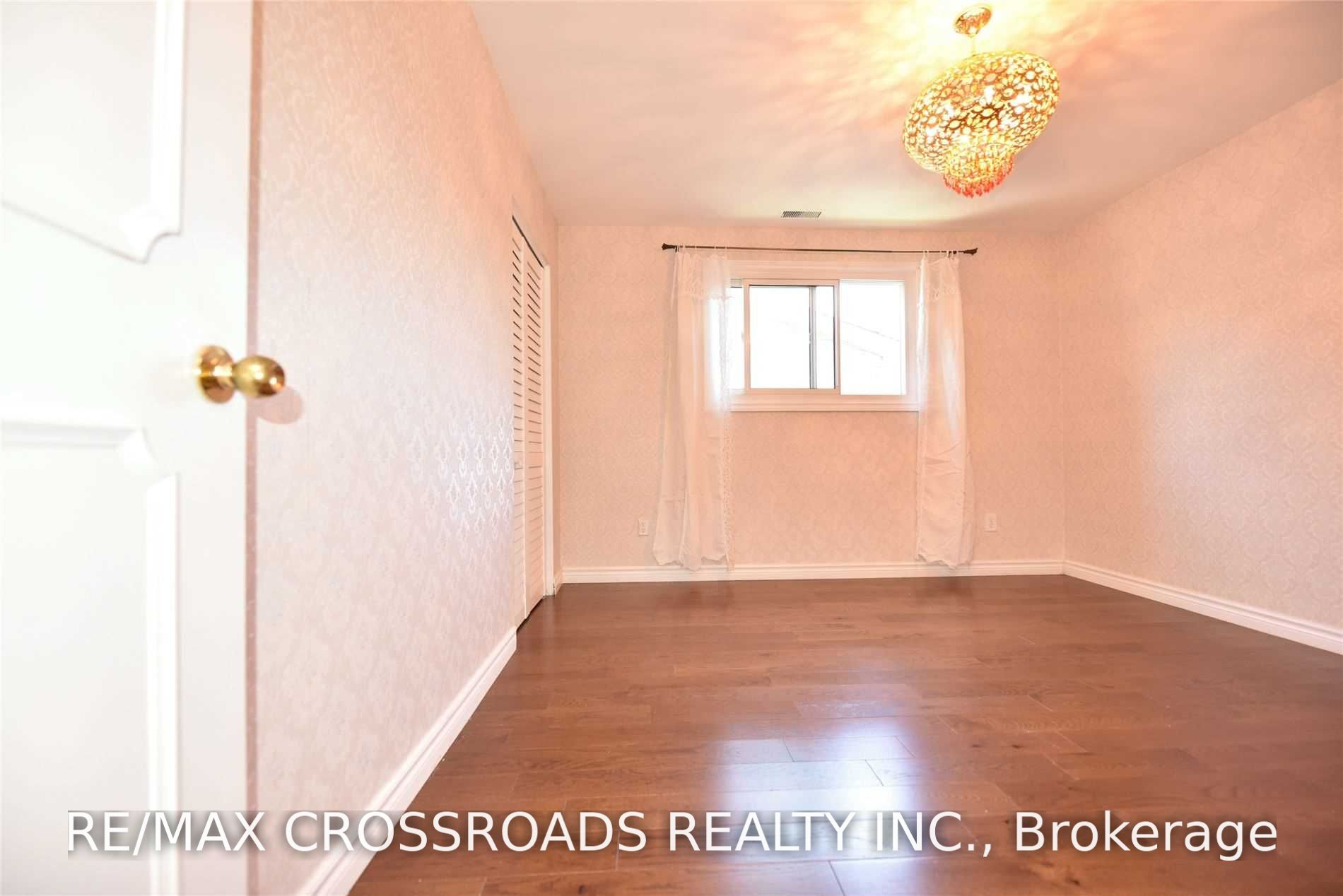 52 Emmeloord Crescent Property Photo 10