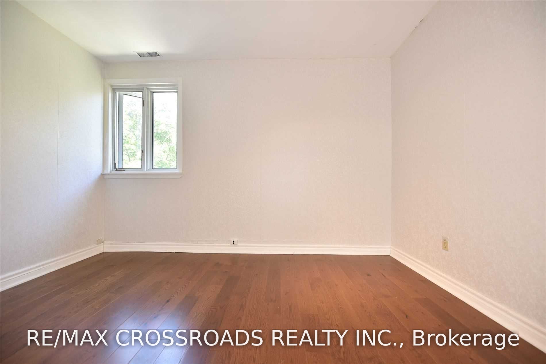 52 Emmeloord Crescent Property Photo 12