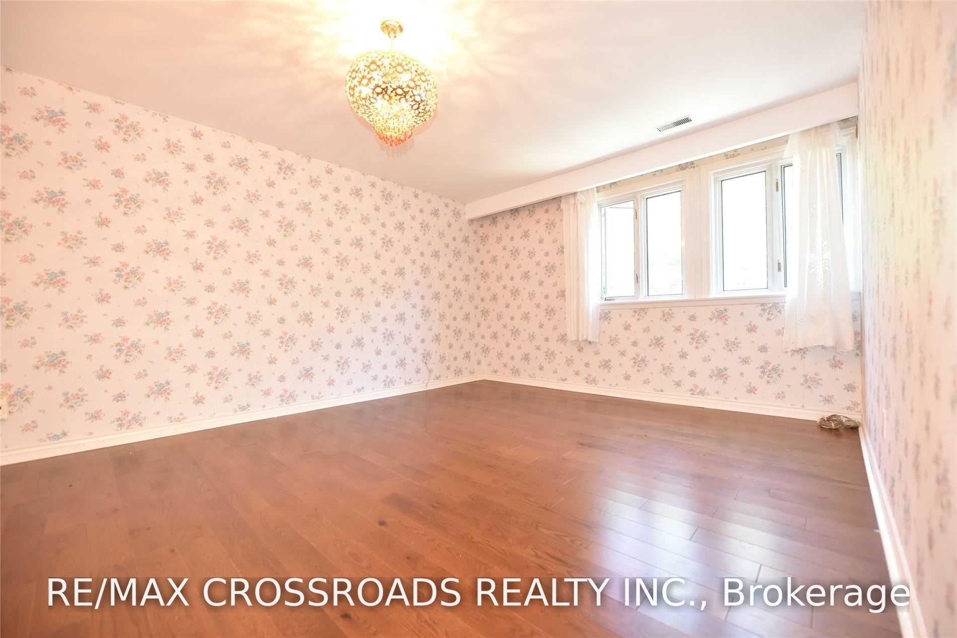 52 Emmeloord Crescent Property Photo 13