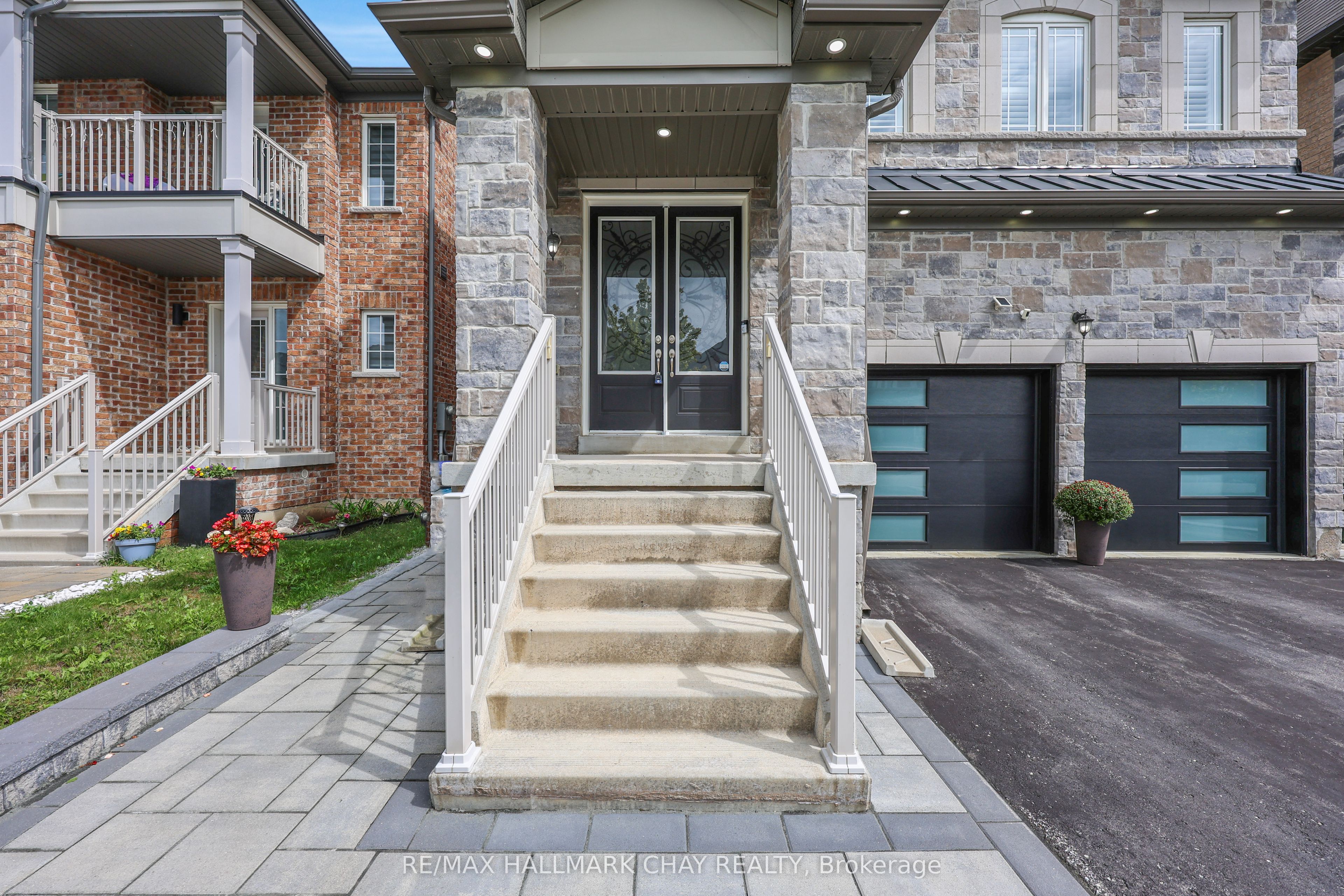 35 Tyndall Drive Property Photo 2