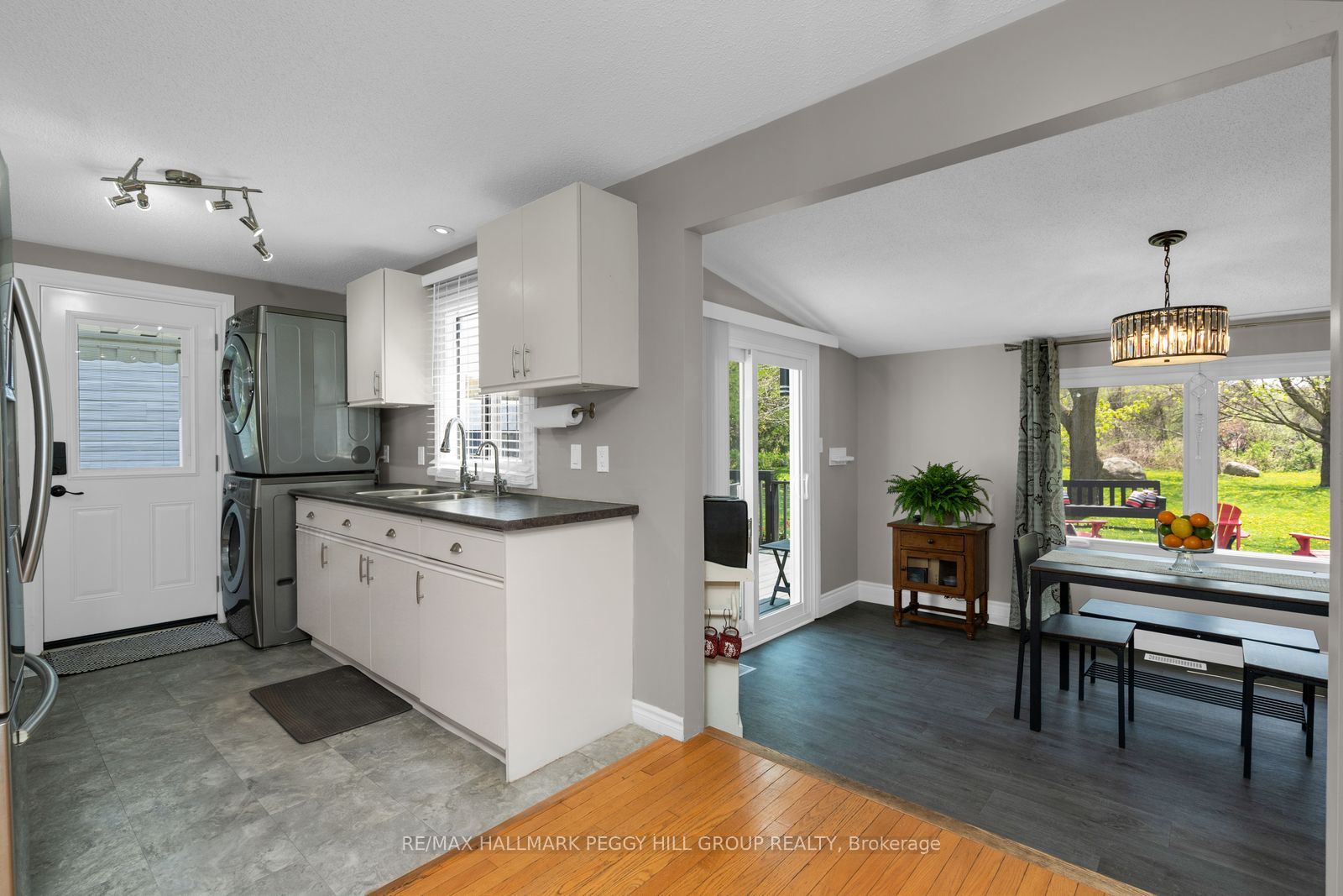 53 Corner Brook Trail Property Photo 4