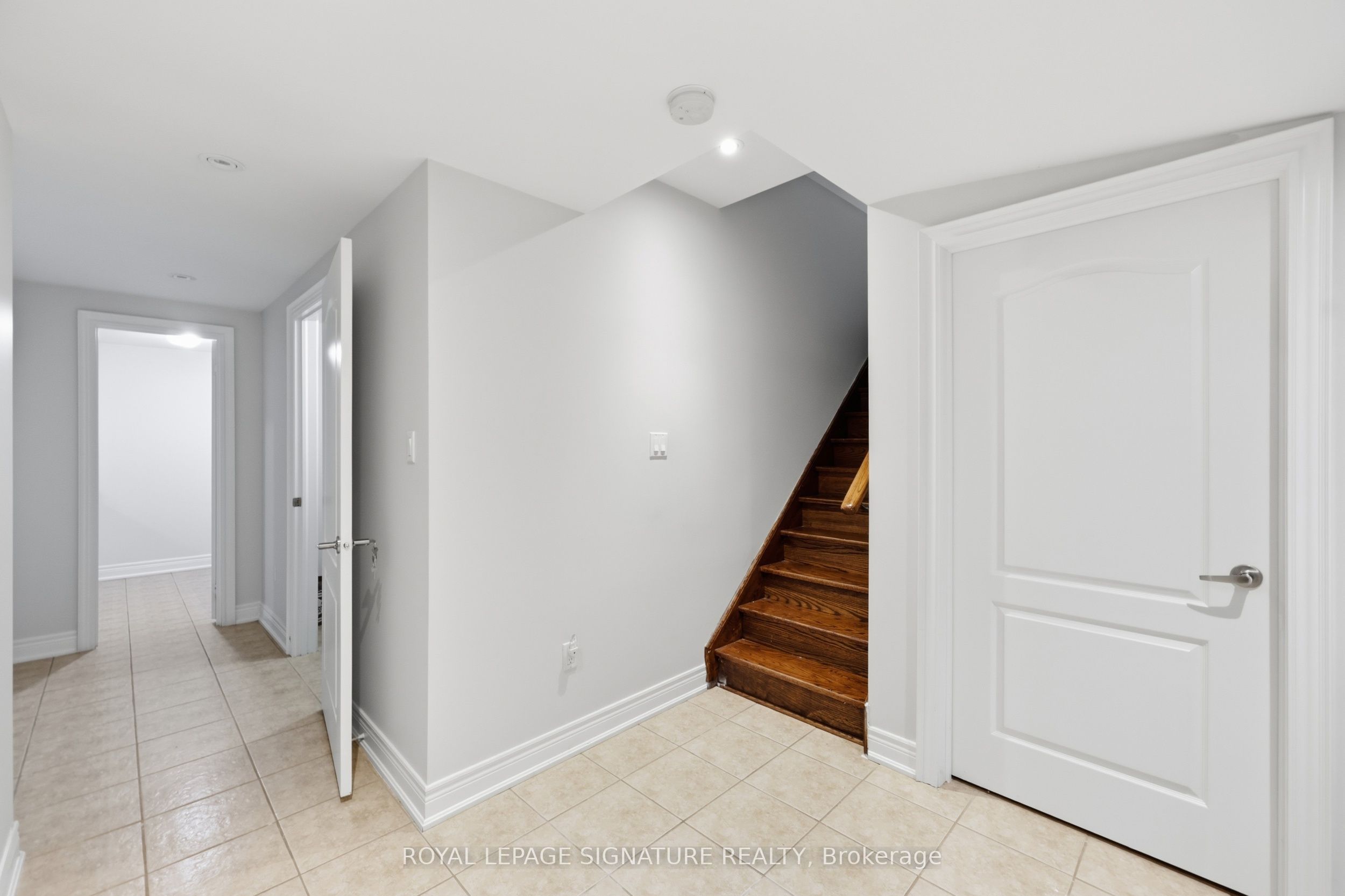 221 Peak Point Boulevard Bsmt Property Photo 14