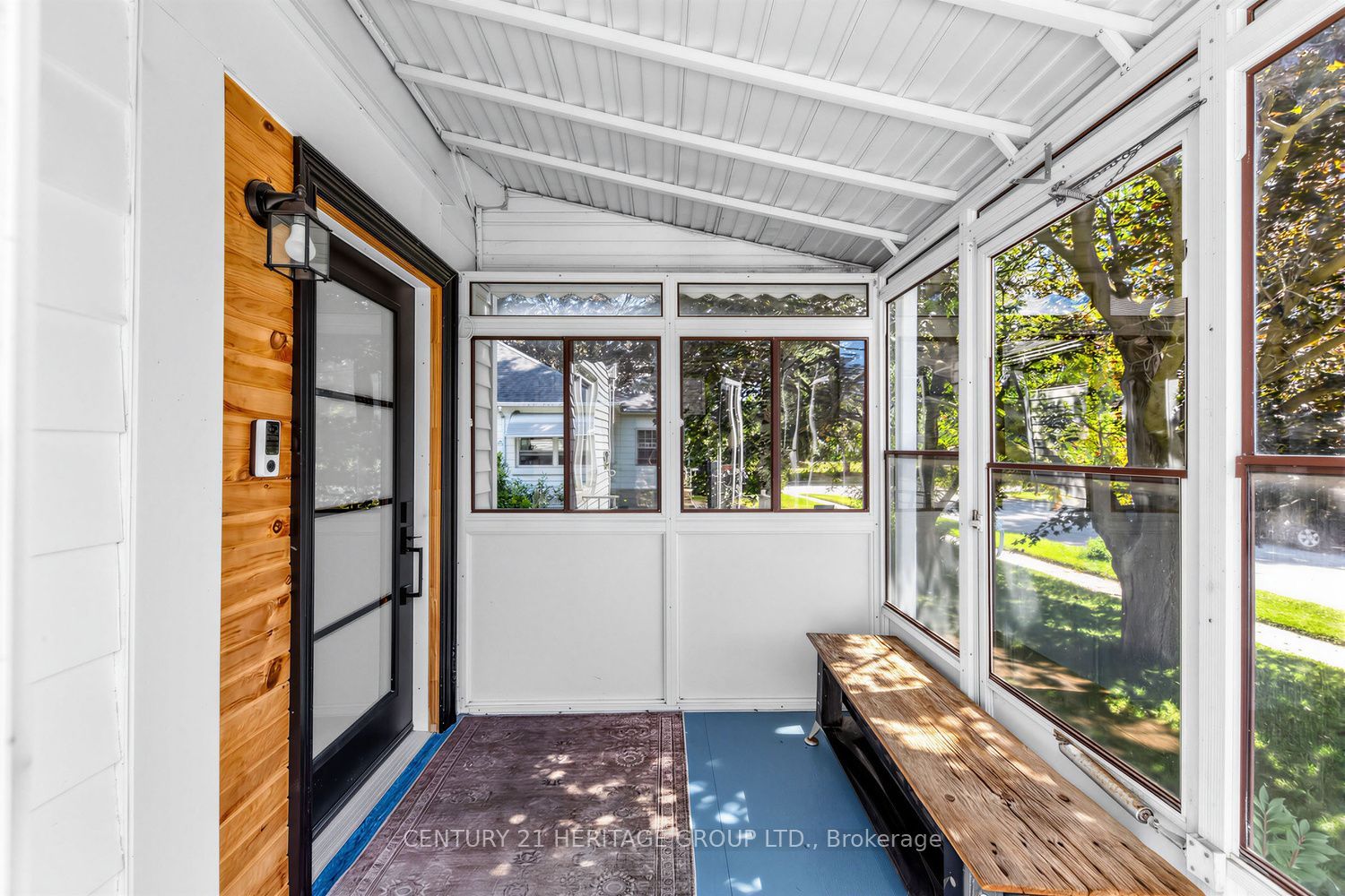 92 Kennedy Street E Property Photo 4