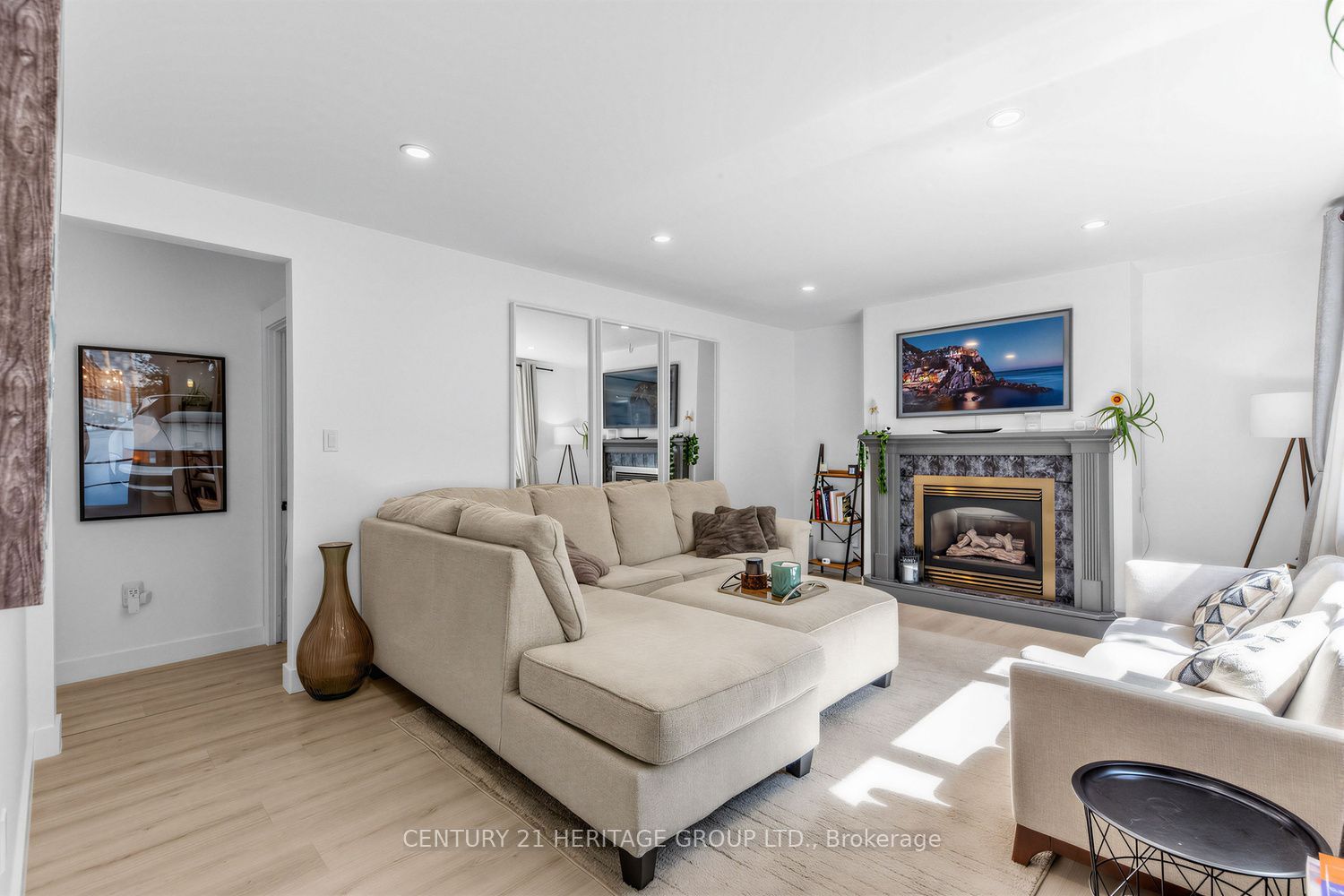 92 Kennedy Street E Property Photo 6