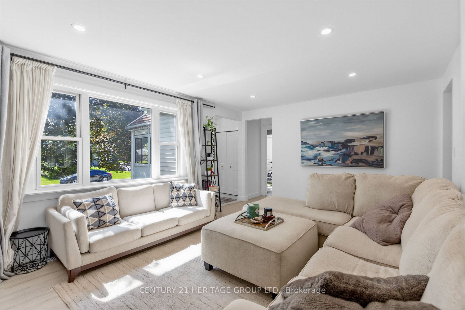 92 Kennedy Street E Property Photo 8