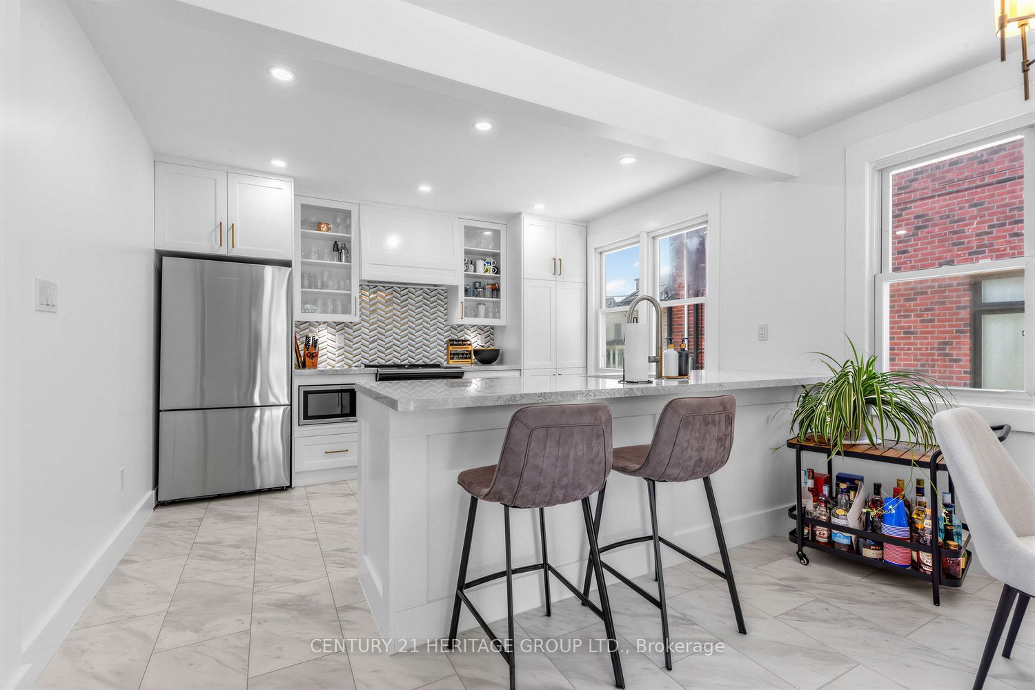 92 Kennedy Street E Property Photo 9