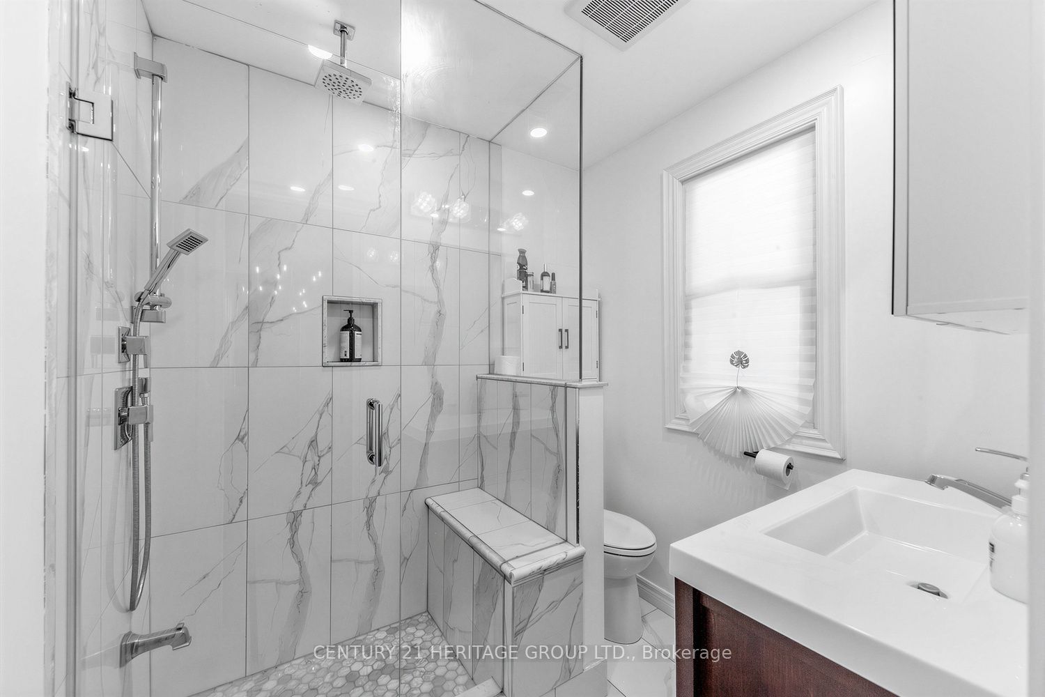 92 Kennedy Street E Property Photo 16