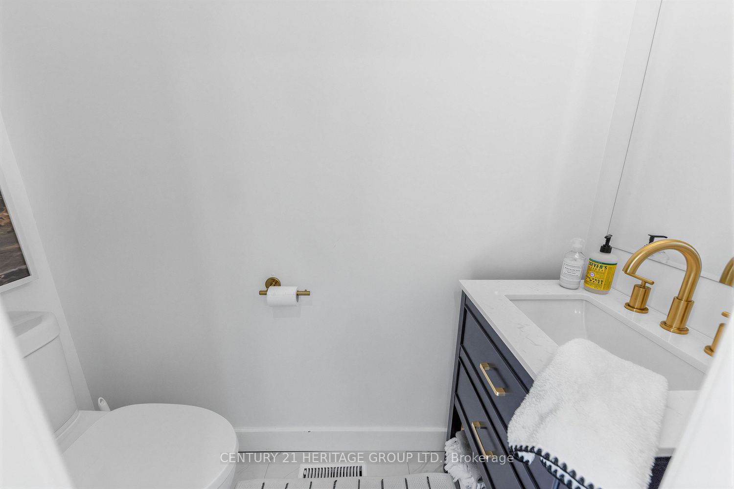 92 Kennedy Street E Property Photo 18