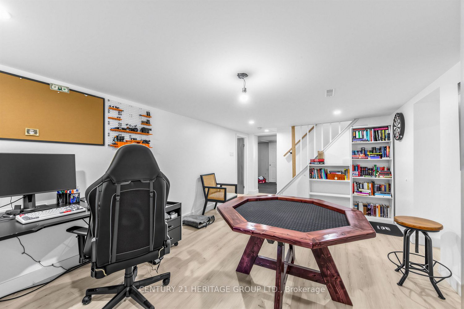 92 Kennedy Street E Property Photo 24