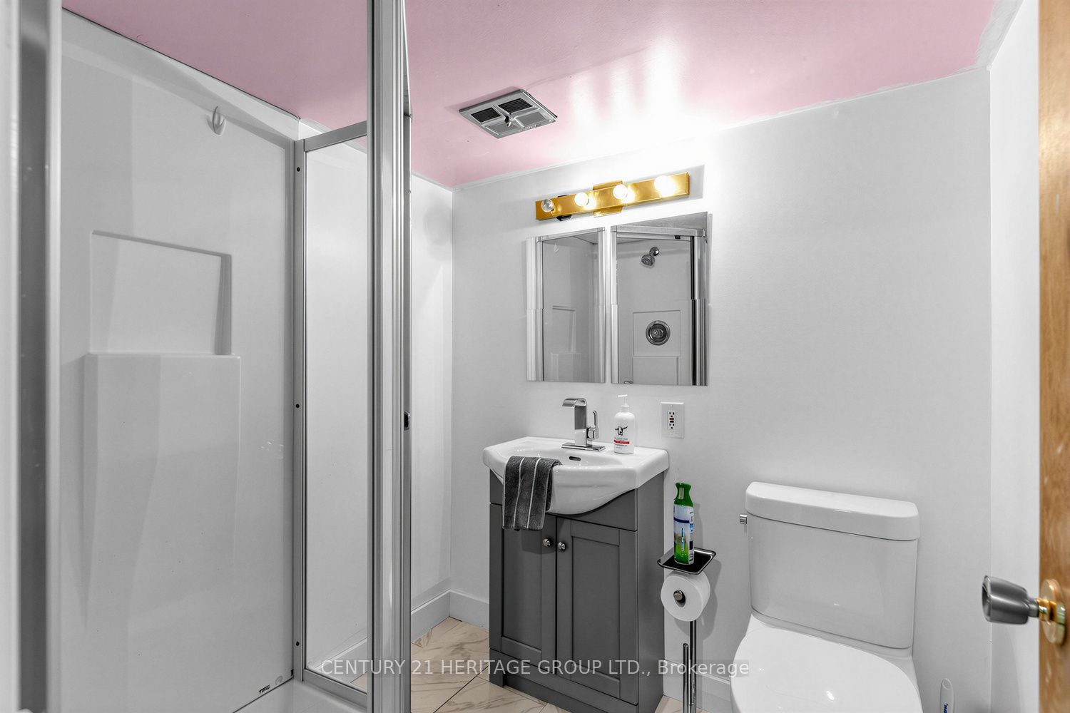 92 Kennedy Street E Property Photo 26