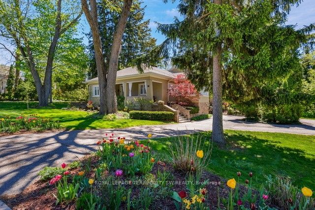41 Kennedy Street W Property Photo 2
