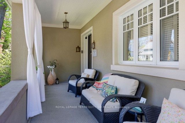 41 Kennedy Street W Property Photo 3