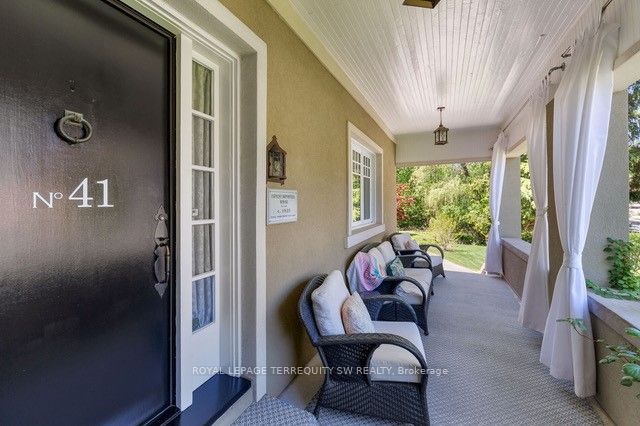 41 Kennedy Street W Property Photo 4