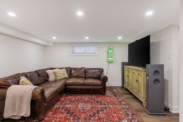 41 Kennedy Street W Property Photo 36